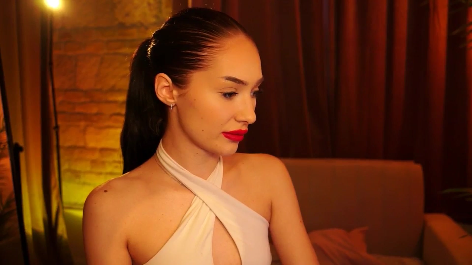 Gallery image thumbnail from blackbee's myfreecams stream on, 05/18/2024, 15:13 image 4 of 20