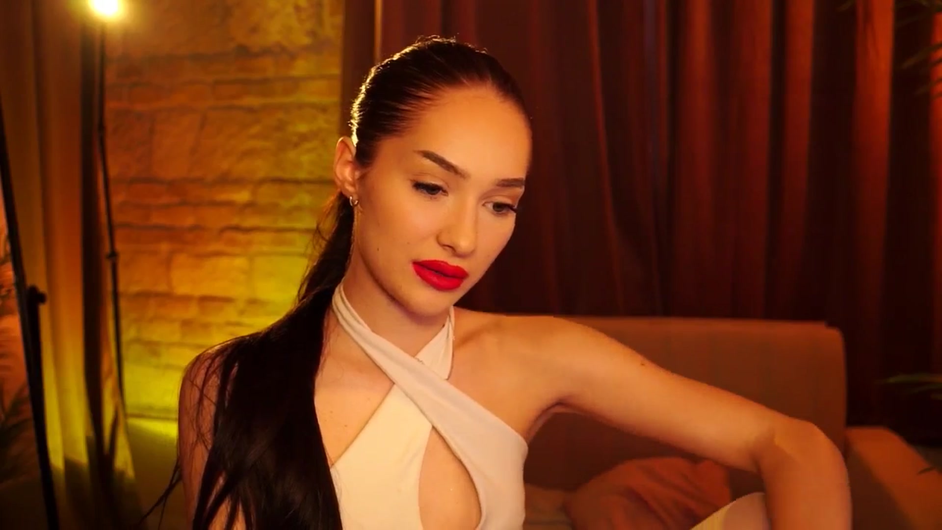 Gallery image thumbnail from blackbee's myfreecams stream on, 05/18/2024, 15:13 image 10 of 20