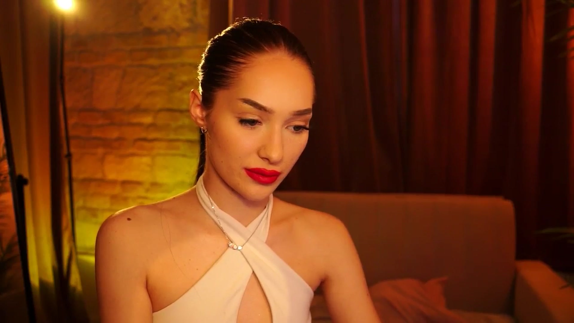 Gallery image thumbnail from blackbee's myfreecams stream on, 05/18/2024, 15:13 image 12 of 20