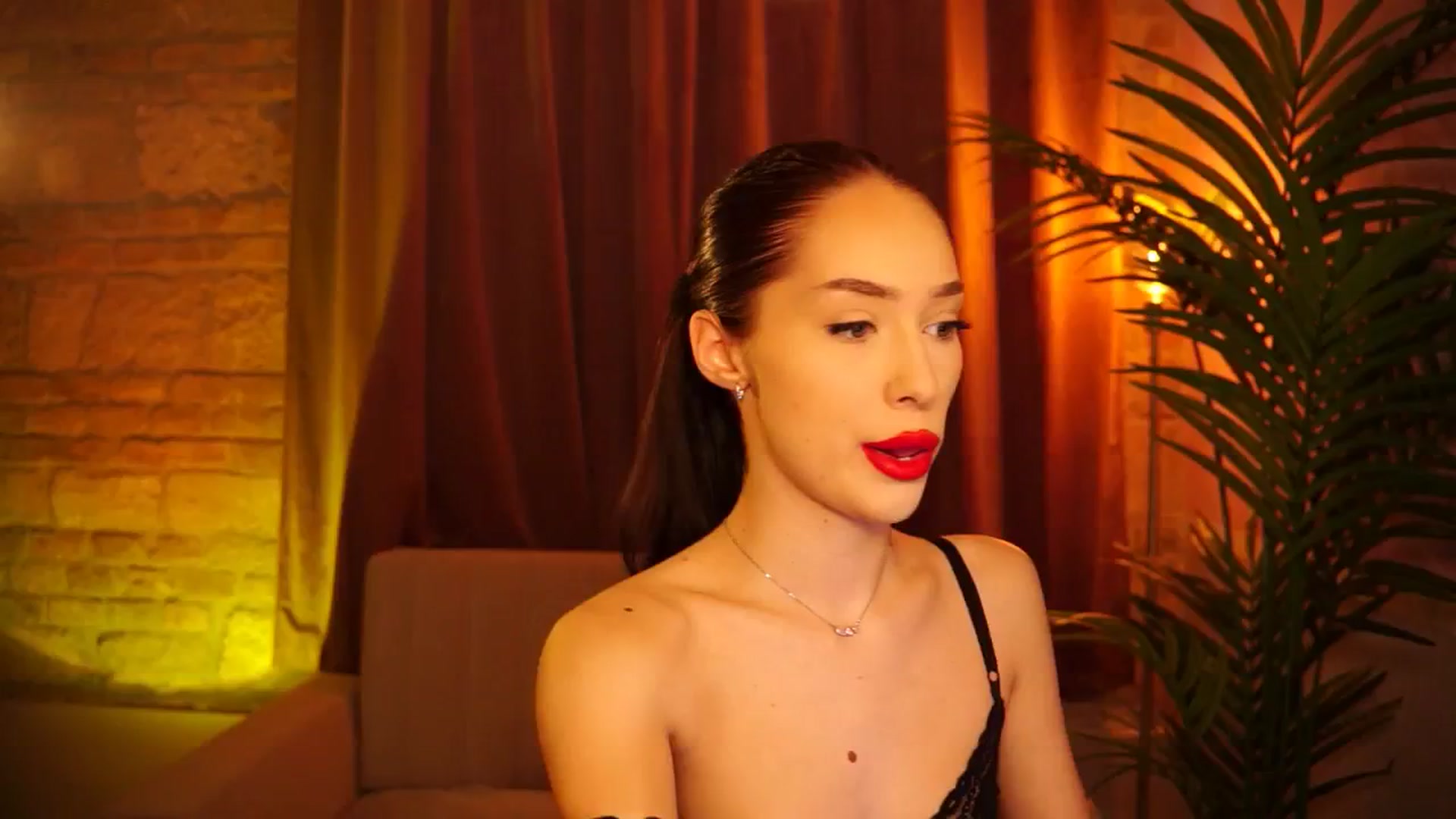 Gallery image thumbnail from blackbee's myfreecams stream on, 05/19/2024, 14:14 image 6 of 20