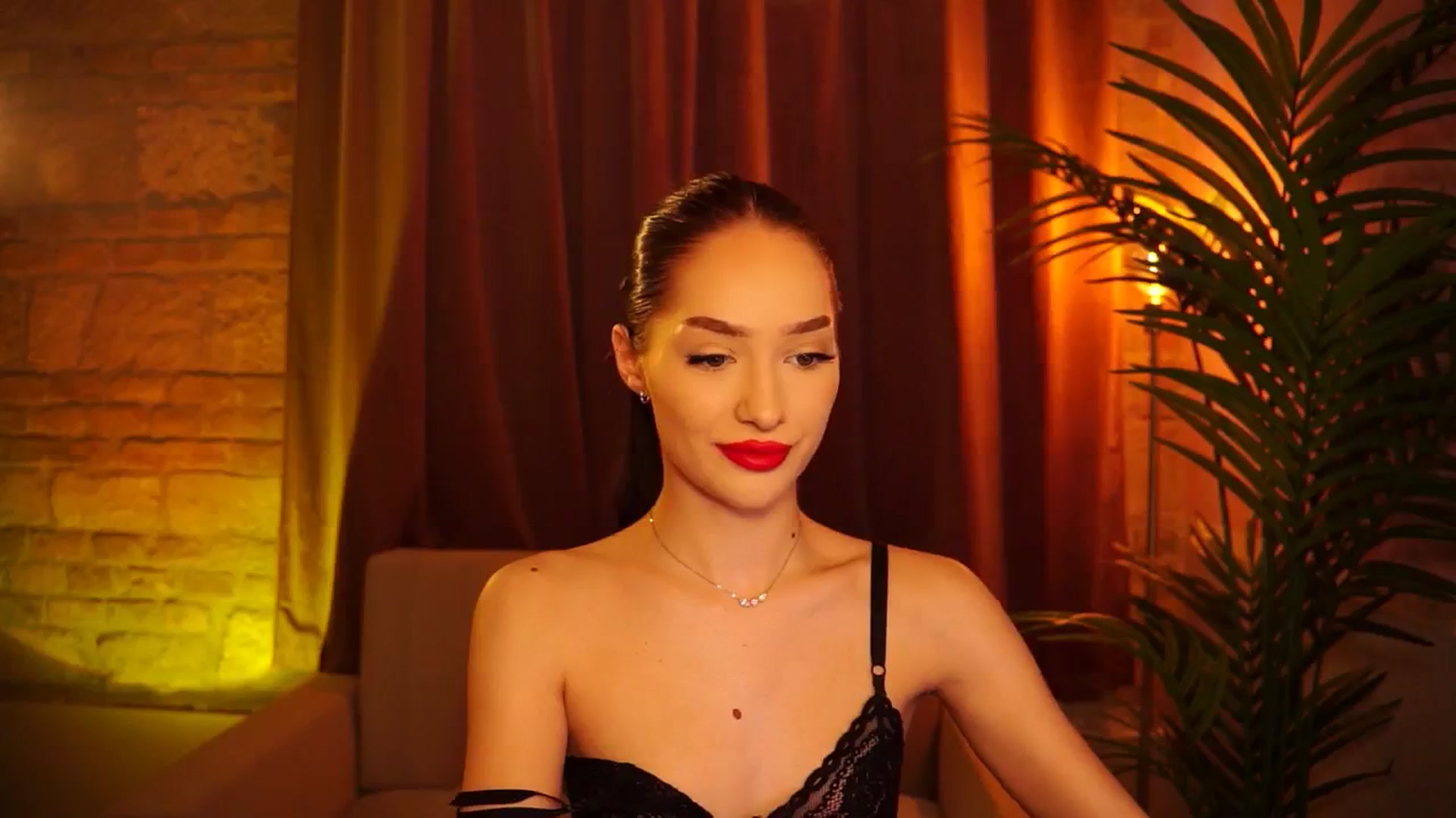 Gallery image thumbnail from blackbee's myfreecams stream on, 05/19/2024, 14:14 image 8 of 20
