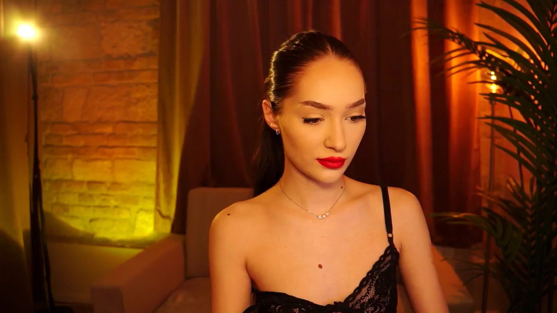 Gallery image thumbnail from blackbee's myfreecams stream on, 05/19/2024, 14:14 image 18 of 20