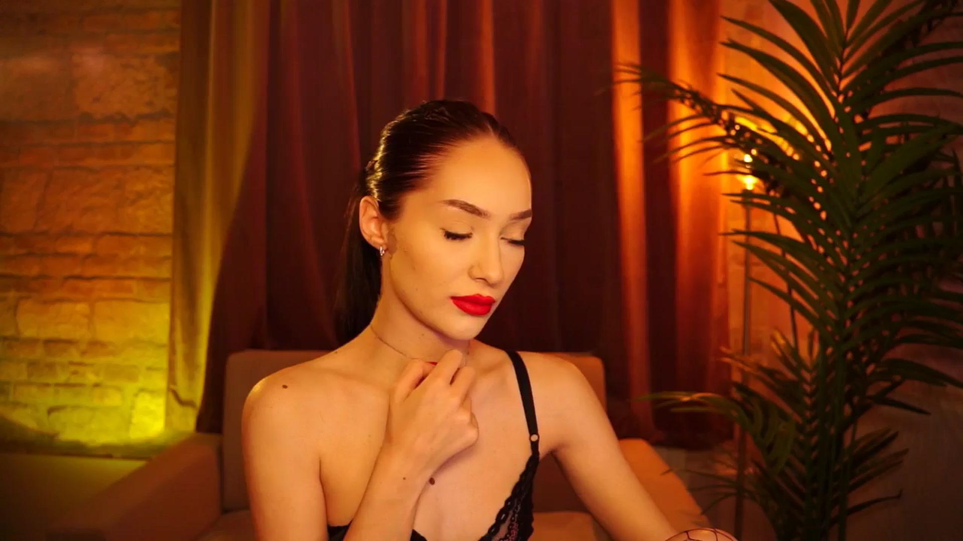 Gallery image thumbnail from blackbee's myfreecams stream on, 05/19/2024, 14:14 image 4 of 20