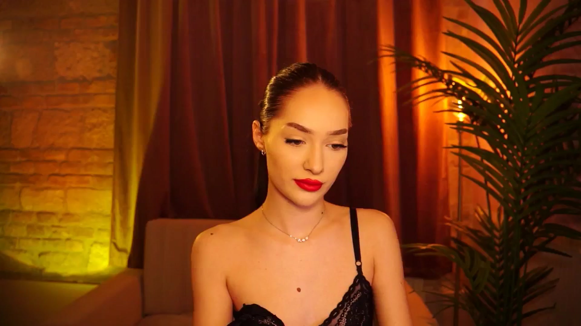 Gallery image thumbnail from blackbee's myfreecams stream on, 05/19/2024, 14:14 image 9 of 20