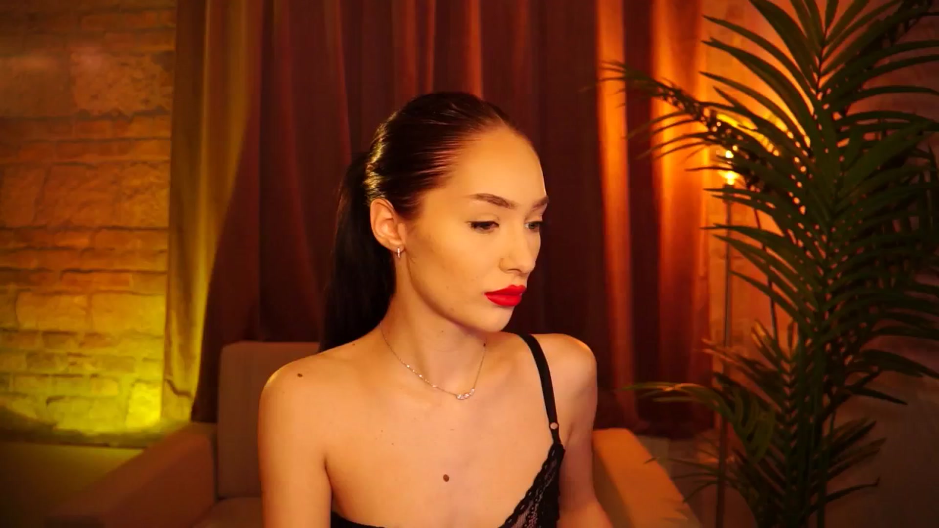 Gallery image thumbnail from blackbee's myfreecams stream on, 05/19/2024, 14:14 image 1 of 20