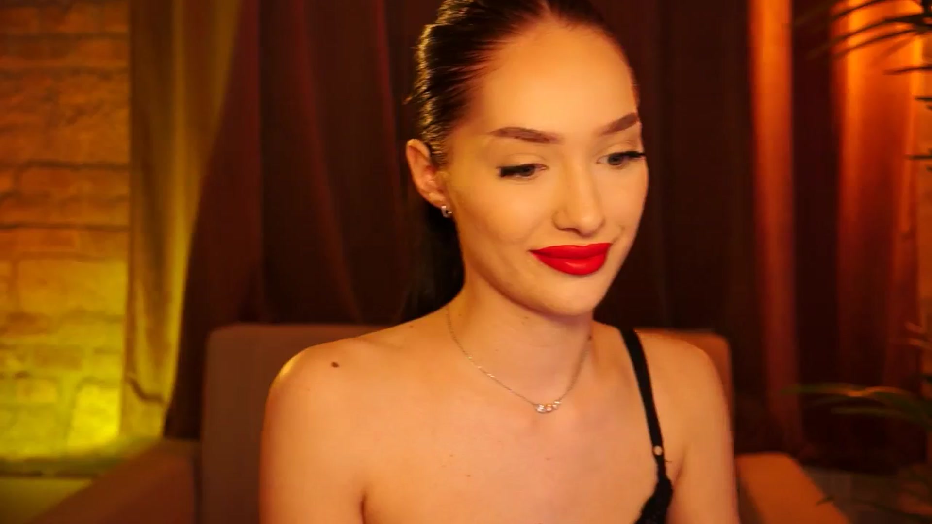 Gallery image thumbnail from blackbee's myfreecams stream on, 05/19/2024, 15:27 image 13 of 20