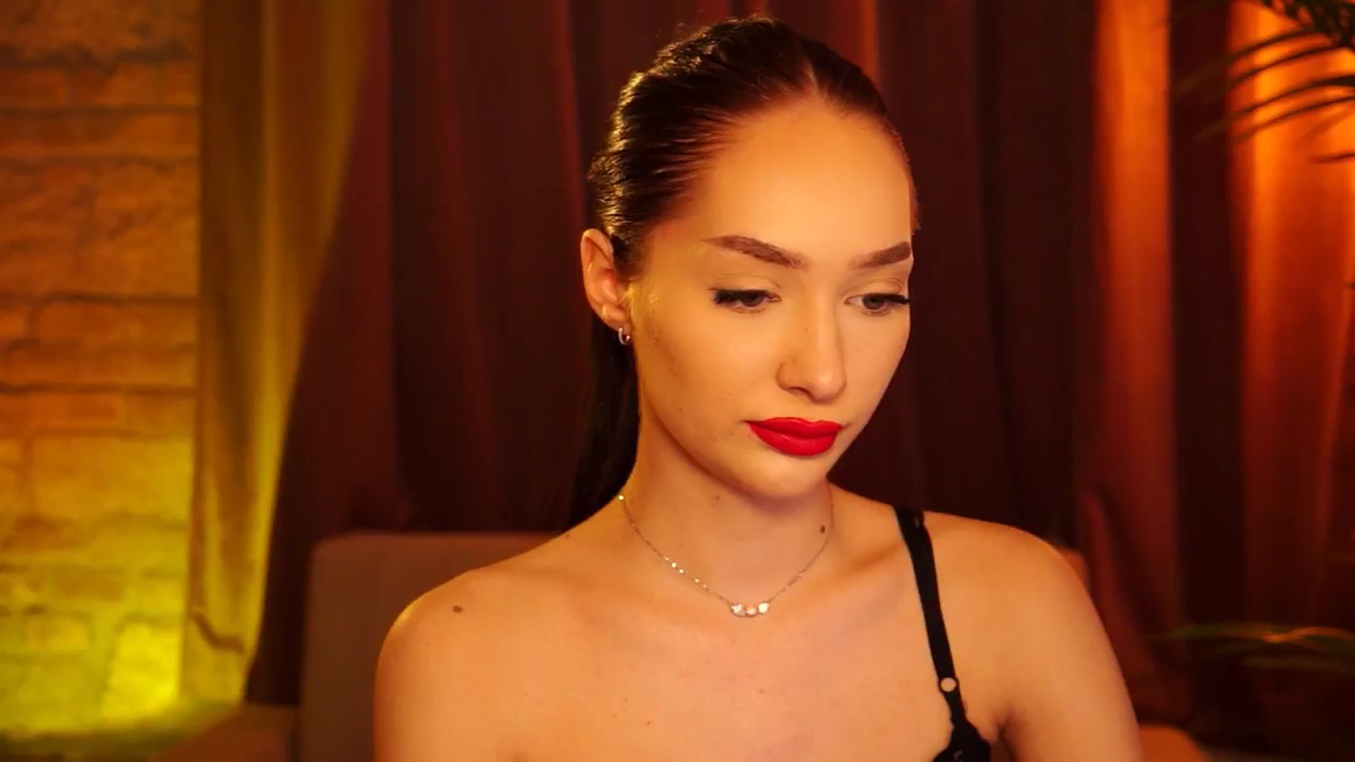 Gallery image thumbnail from blackbee's myfreecams stream on, 05/19/2024, 16:41 image 17 of 20