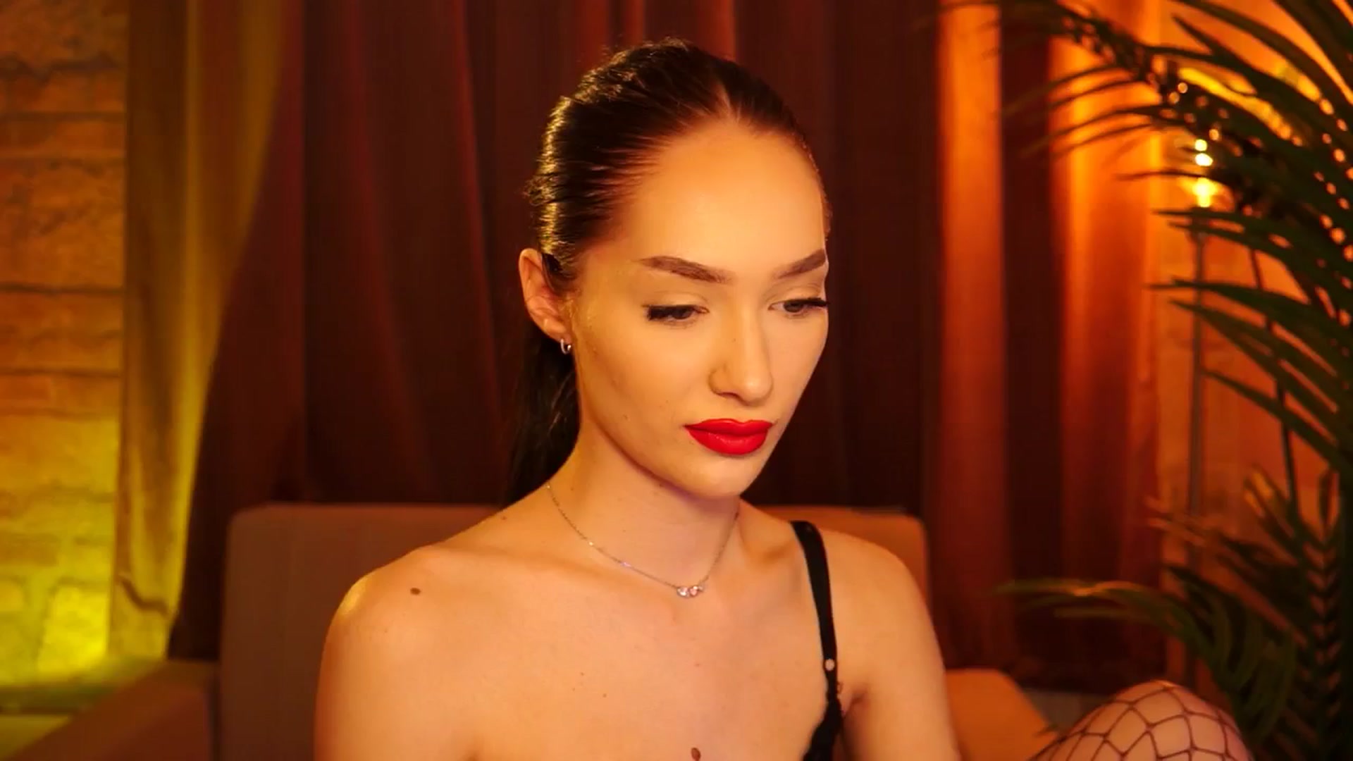 Gallery image thumbnail from blackbee's myfreecams stream on, 05/19/2024, 16:41 image 5 of 20