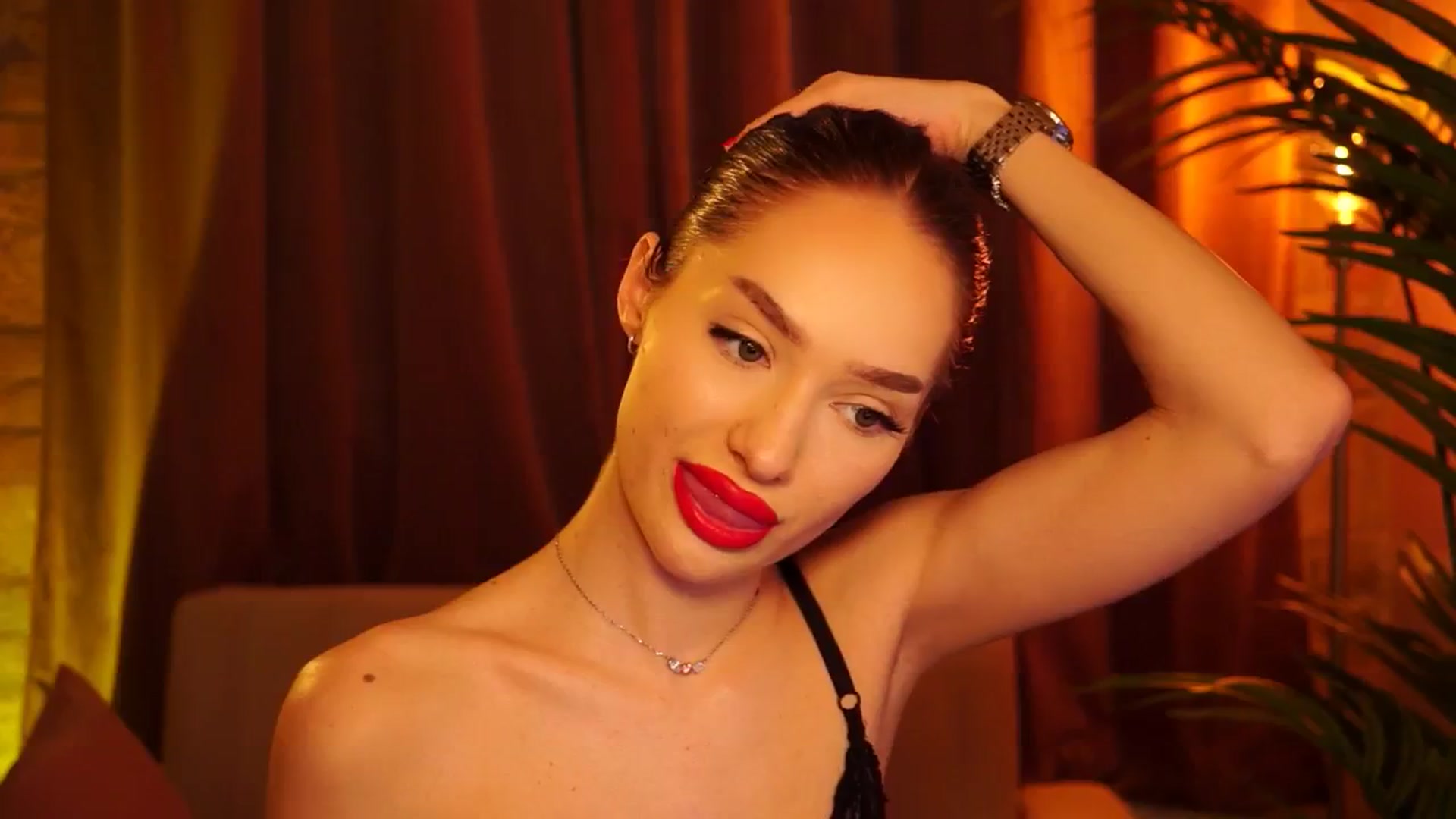Gallery image thumbnail from blackbee's myfreecams stream on, 05/19/2024, 17:40 image 9 of 20