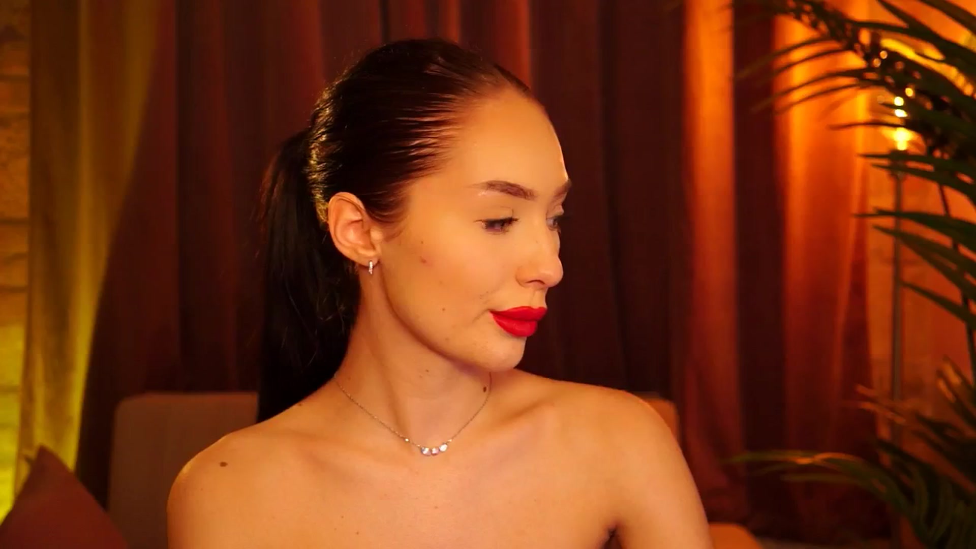 Gallery image thumbnail from blackbee's myfreecams stream on, 05/19/2024, 17:40 image 7 of 20