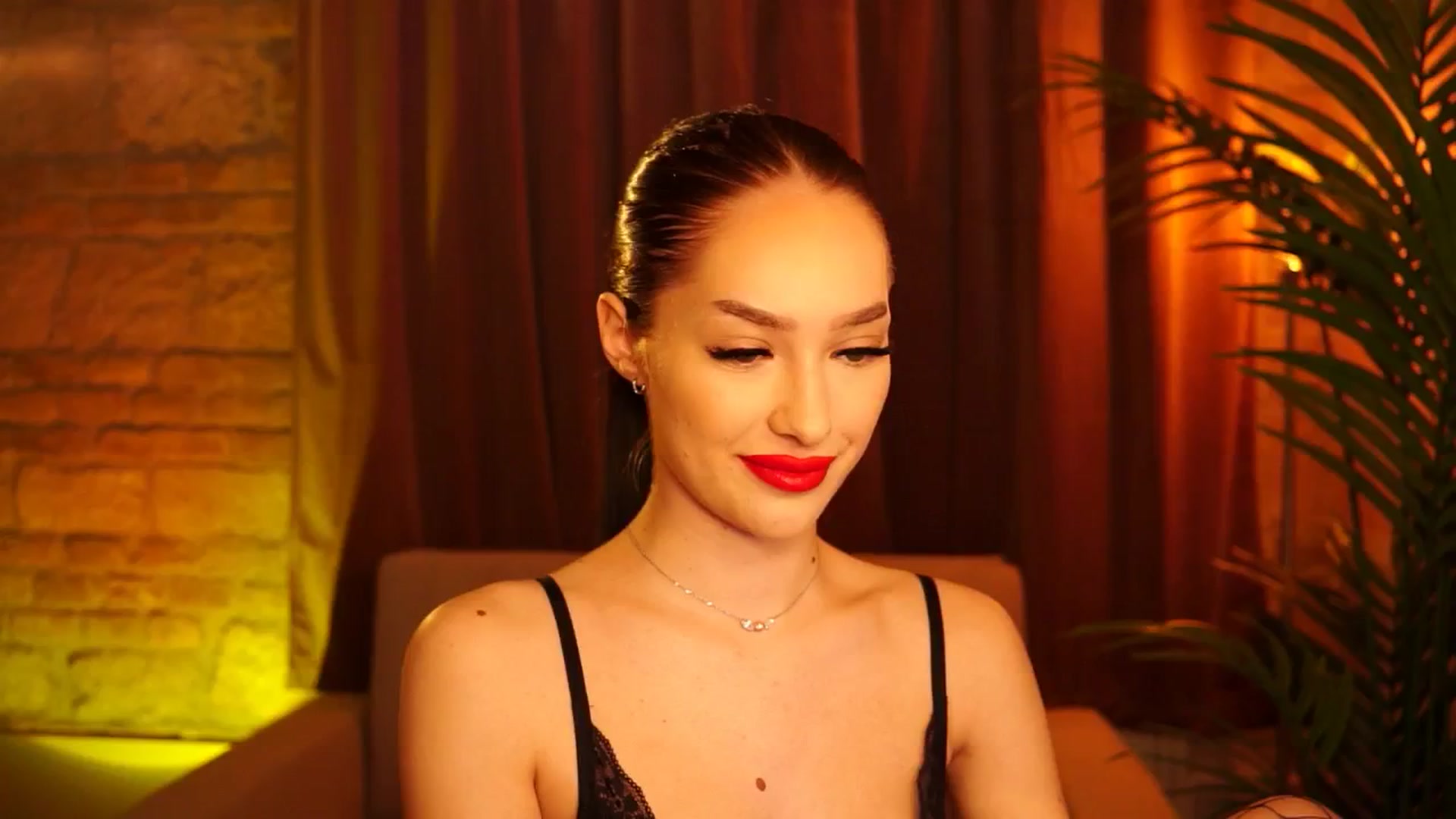Gallery image thumbnail from blackbee's myfreecams stream on, 05/22/2024, 18:34 image 17 of 20