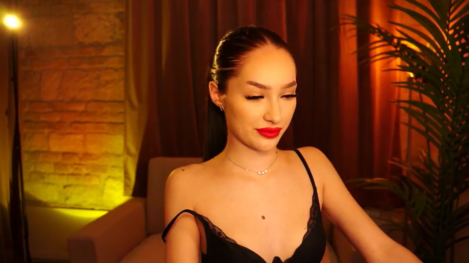 Gallery image thumbnail from blackbee's myfreecams stream on, 05/22/2024, 18:34 image 11 of 20