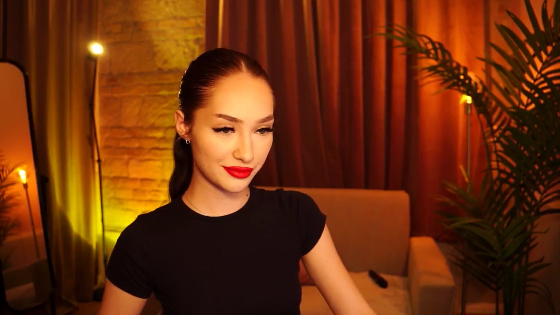 Gallery image thumbnail from blackbee's myfreecams stream on, 05/27/2024, 21:54 image 6 of 20