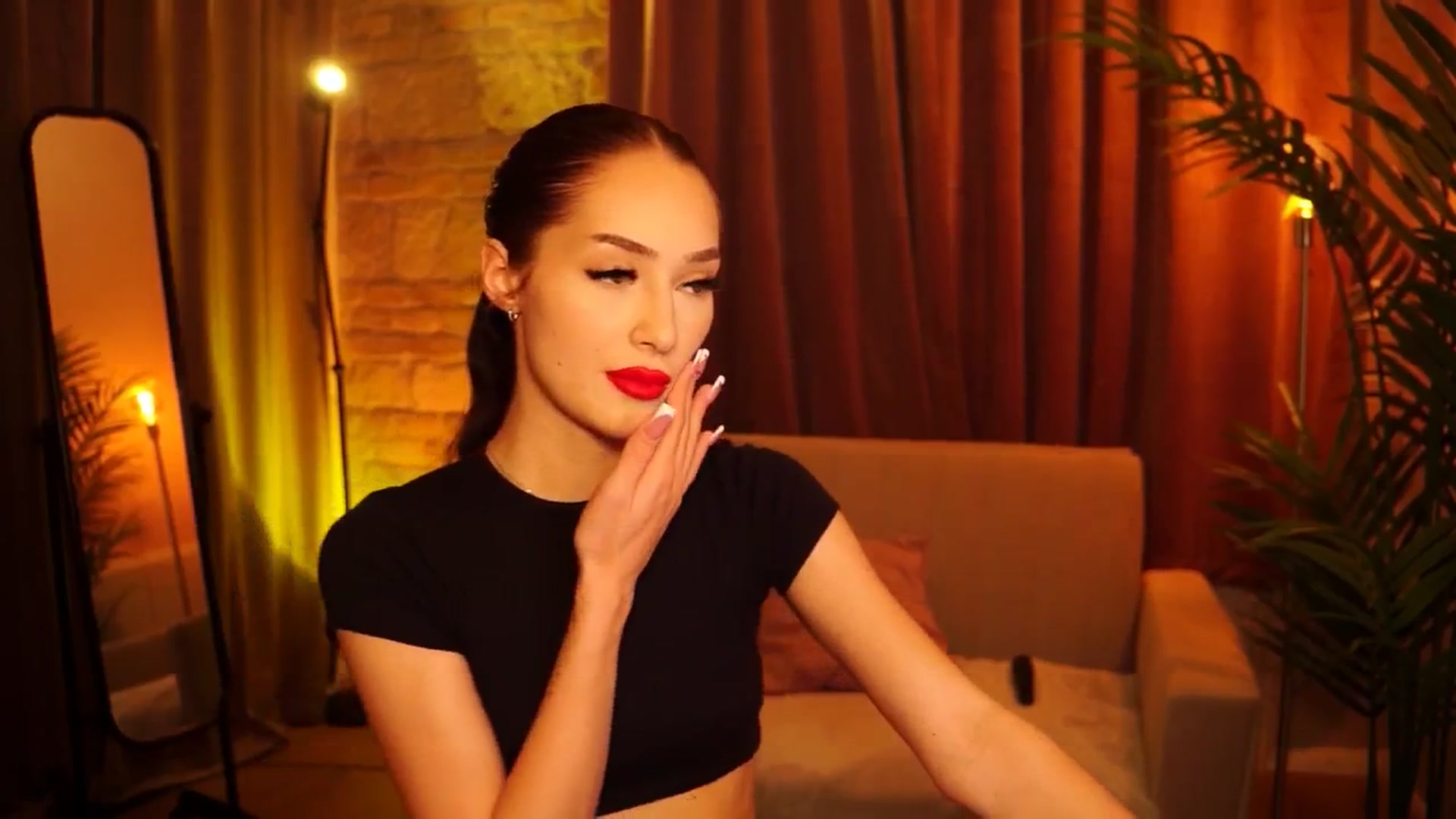 Gallery image thumbnail from blackbee's myfreecams stream on, 05/27/2024, 21:54 image 18 of 20