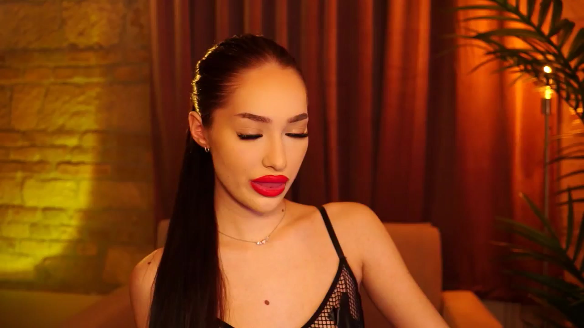 Gallery image thumbnail from blackbee's myfreecams stream on, 06/01/2024, 18:25 image 17 of 20