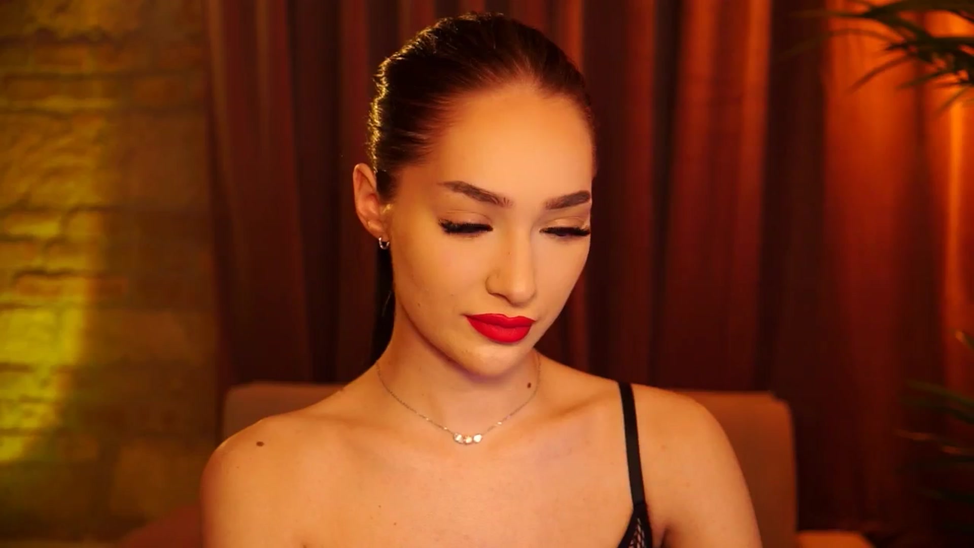 Gallery image thumbnail from blackbee's myfreecams stream on, 06/01/2024, 19:46 image 15 of 20