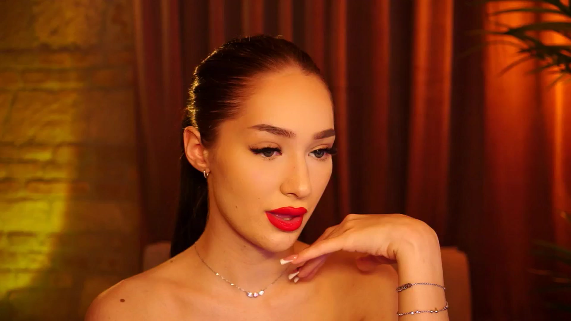 Gallery image thumbnail from blackbee's myfreecams stream on, 06/01/2024, 20:06 image 13 of 20