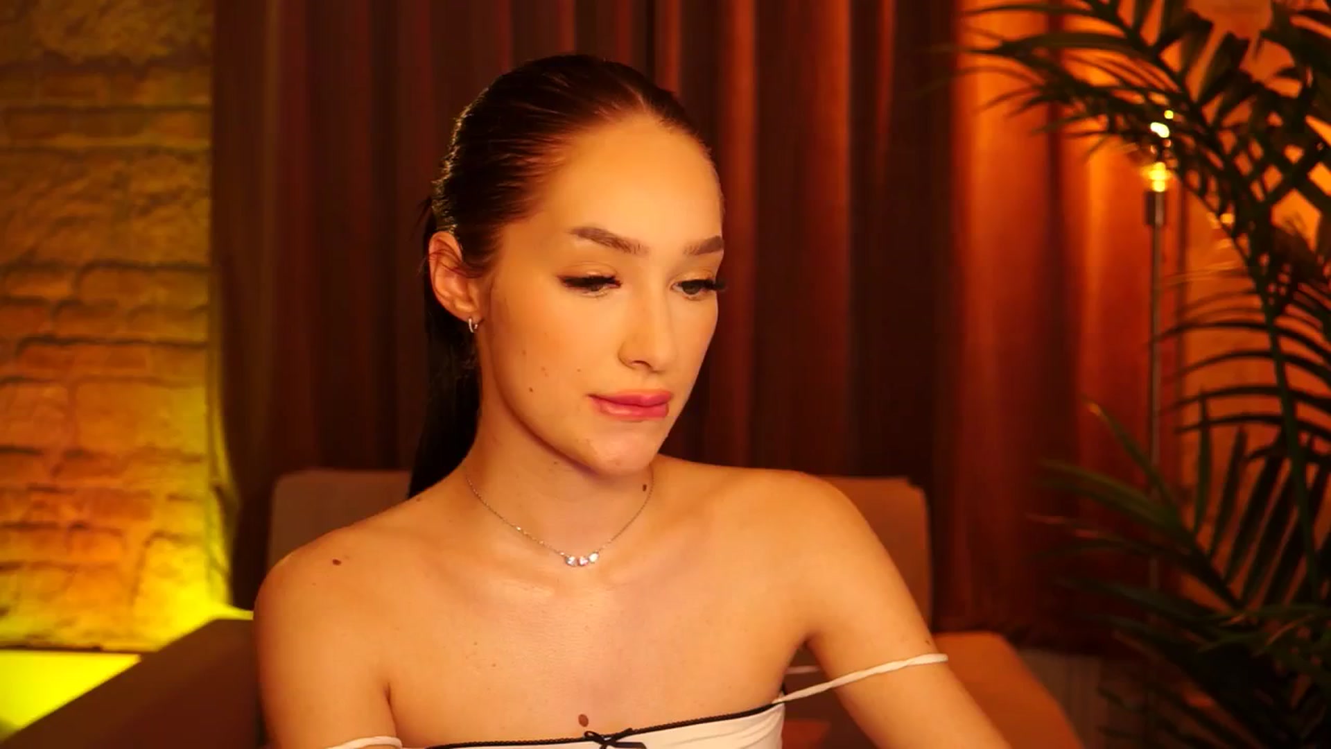 Gallery image thumbnail from blackbee's myfreecams stream on, 06/06/2024, 21:41 image 6 of 20