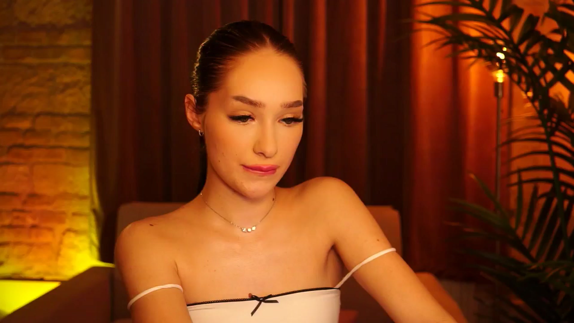 Gallery image thumbnail from blackbee's myfreecams stream on, 06/06/2024, 21:41 image 5 of 20