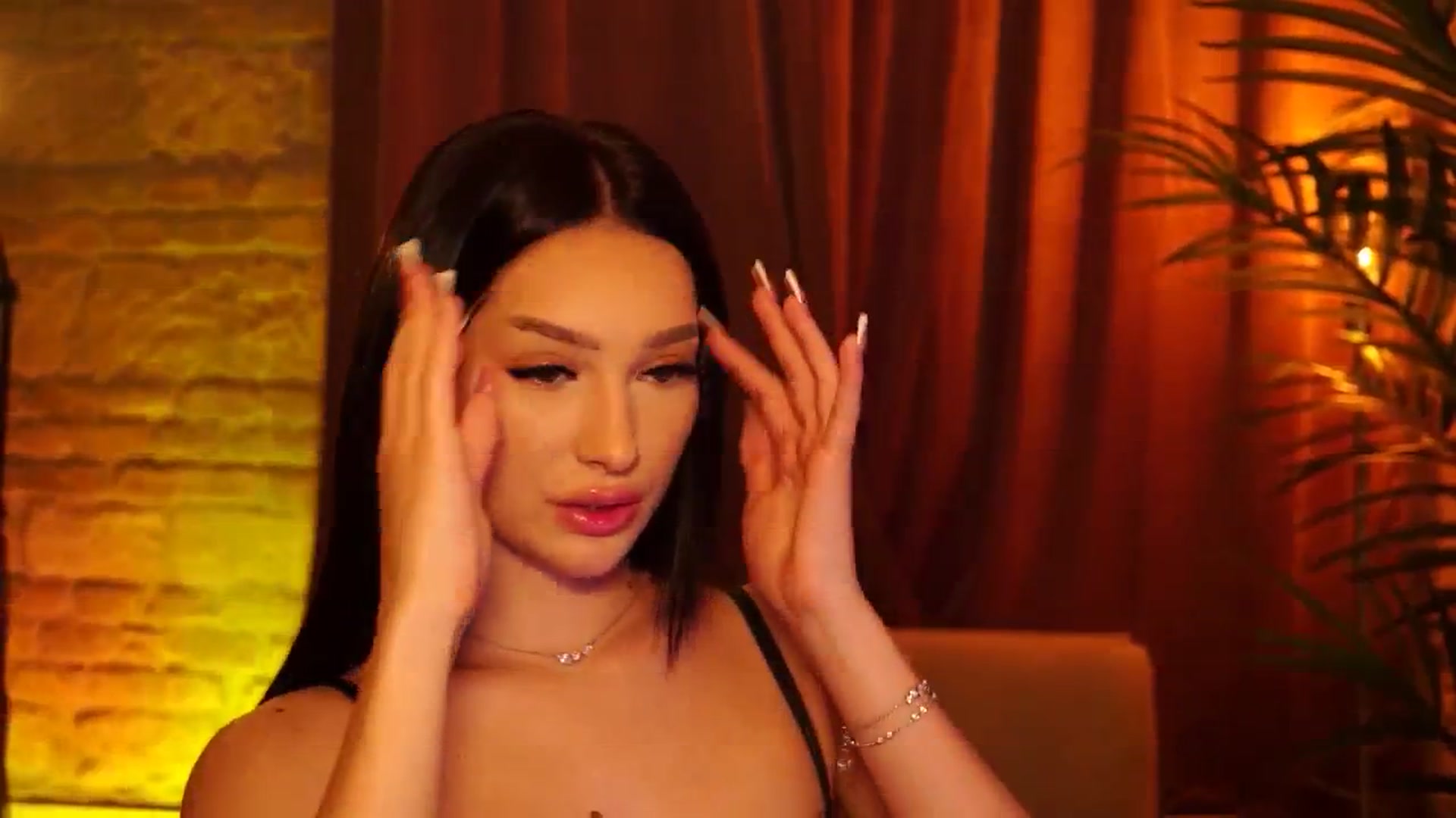 Gallery image thumbnail from blackbee's myfreecams stream on, 06/14/2024, 15:39 image 11 of 20