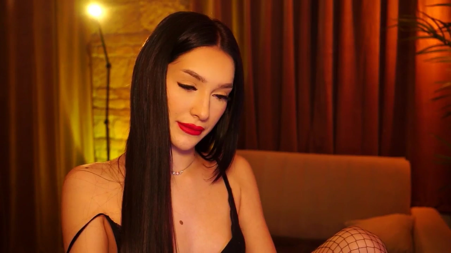 Gallery image thumbnail from blackbee's myfreecams stream on, 06/15/2024, 21:16 image 2 of 20