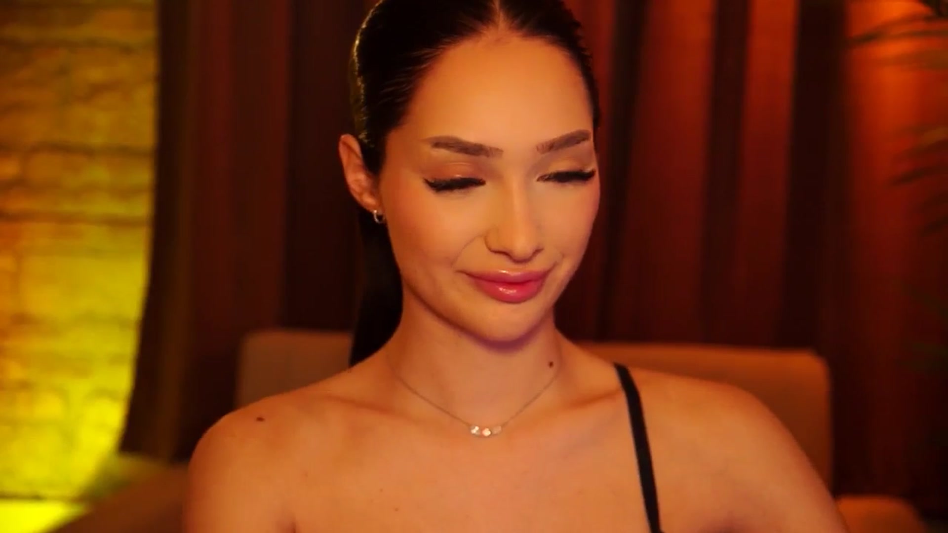 Gallery image thumbnail from blackbee's myfreecams stream on, 06/17/2024, 18:26 image 14 of 20