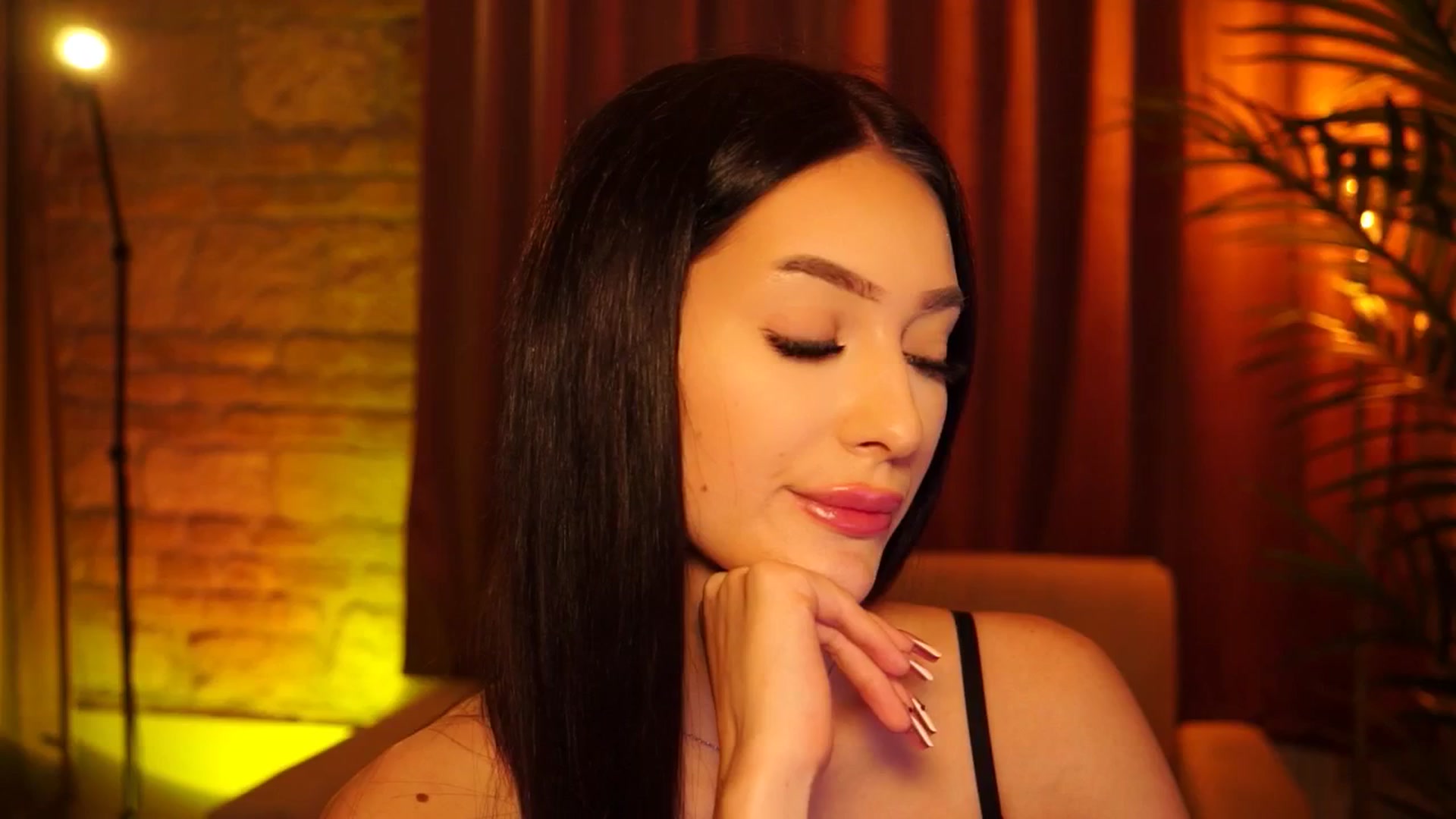 Gallery image thumbnail from blackbee's myfreecams stream on, 06/18/2024, 14:40 image 1 of 20