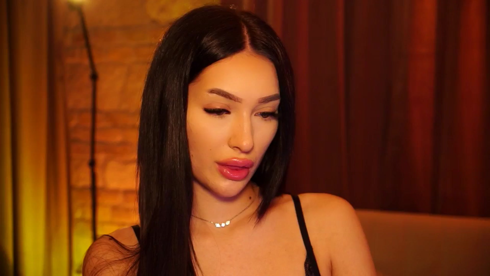 Gallery image thumbnail from blackbee's myfreecams stream on, 06/18/2024, 16:03 image 7 of 20