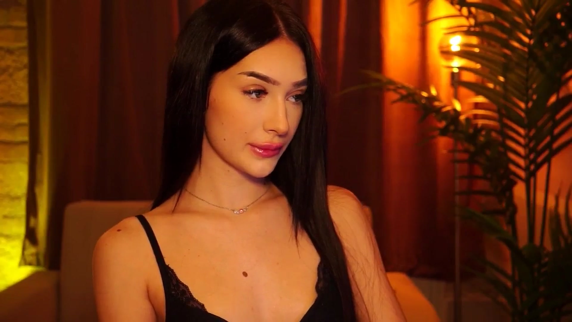 Gallery image thumbnail from blackbee's myfreecams stream on, 06/29/2024, 19:06 image 6 of 20