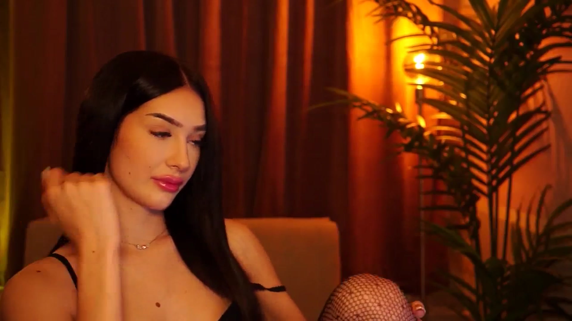 Gallery image thumbnail from blackbee's myfreecams stream on, 06/29/2024, 19:06 image 19 of 20