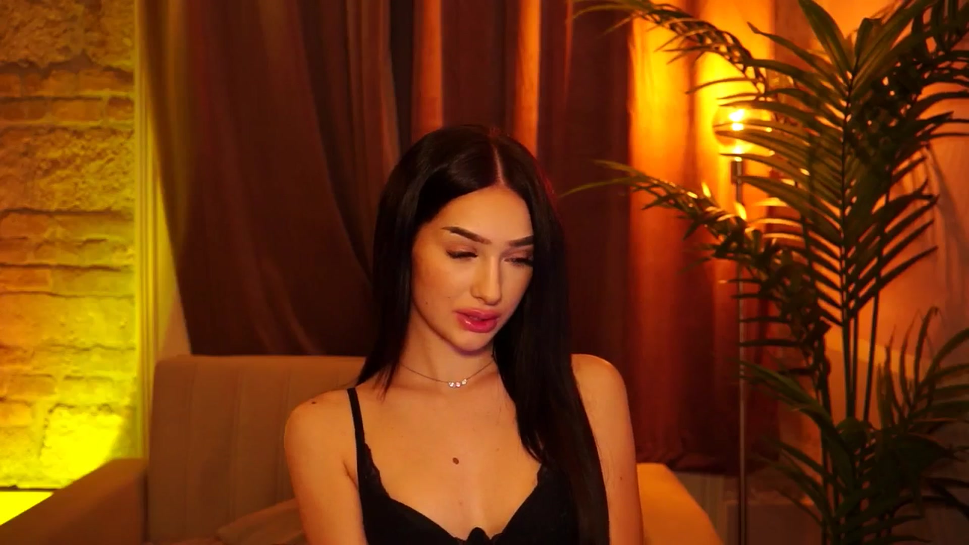 Gallery image thumbnail from blackbee's myfreecams stream on, 06/29/2024, 20:54 image 14 of 20