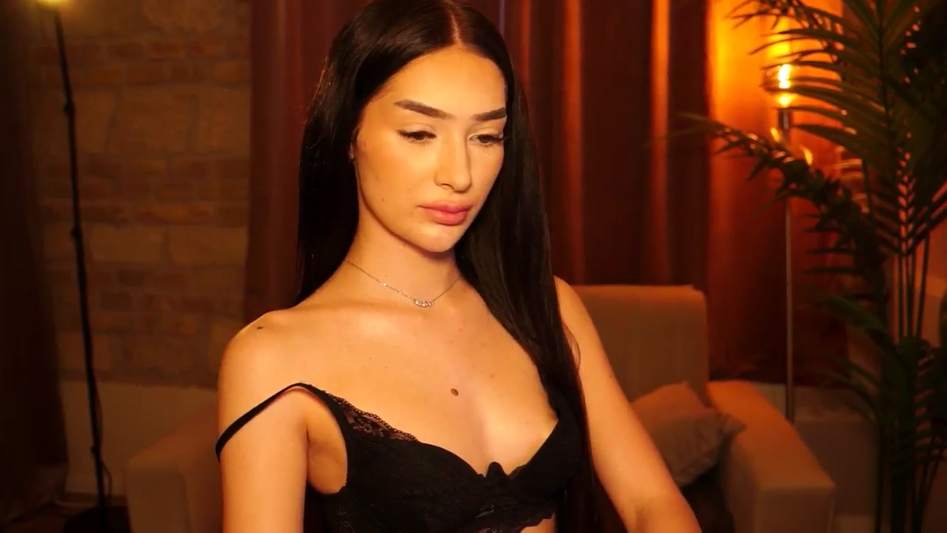 Gallery image thumbnail from blackbee's myfreecams stream on, 07/07/2024, 12:49 image 18 of 20
