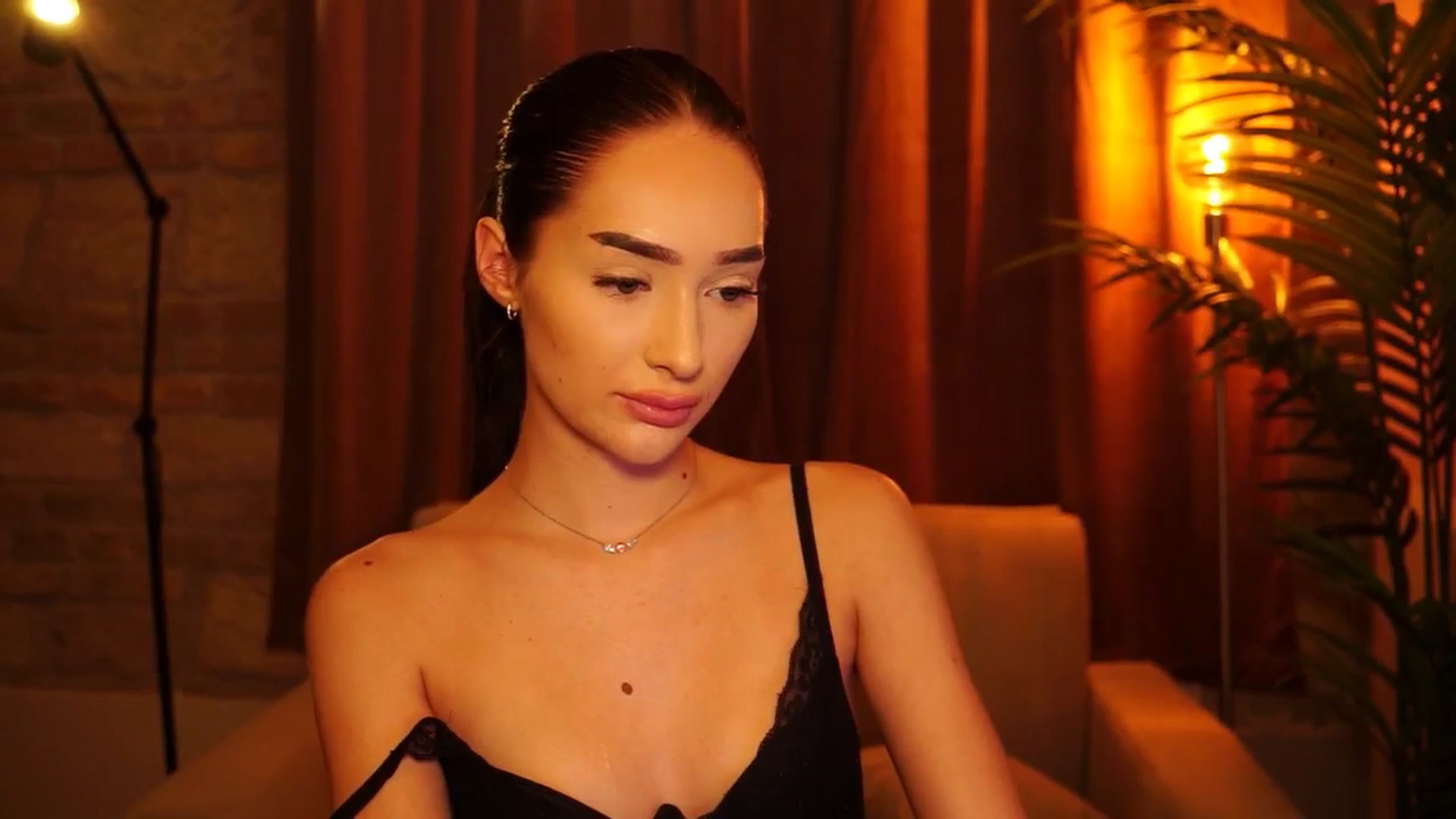 Gallery image thumbnail from blackbee's myfreecams stream on, 07/15/2024, 18:22 image 15 of 20