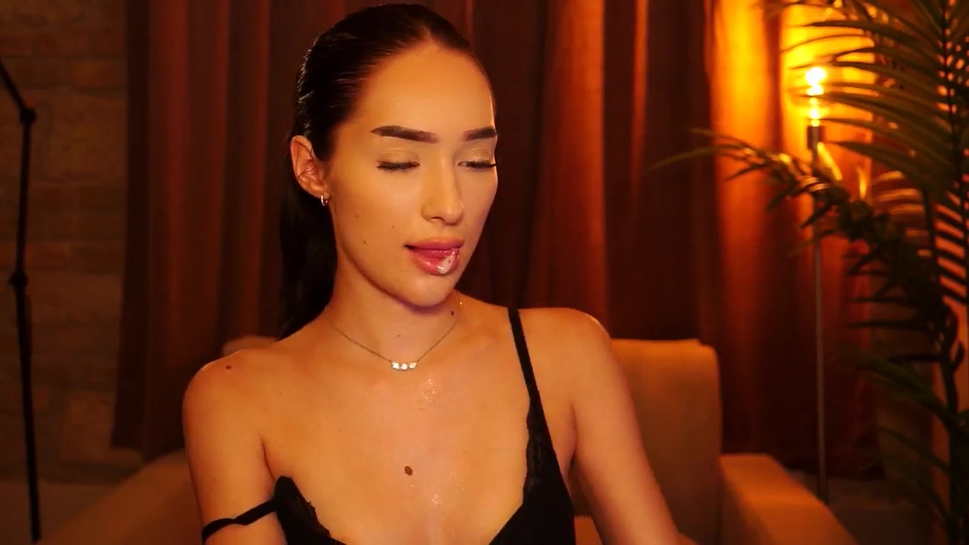 Gallery image thumbnail from blackbee's myfreecams stream on, 07/15/2024, 19:07 image 5 of 20