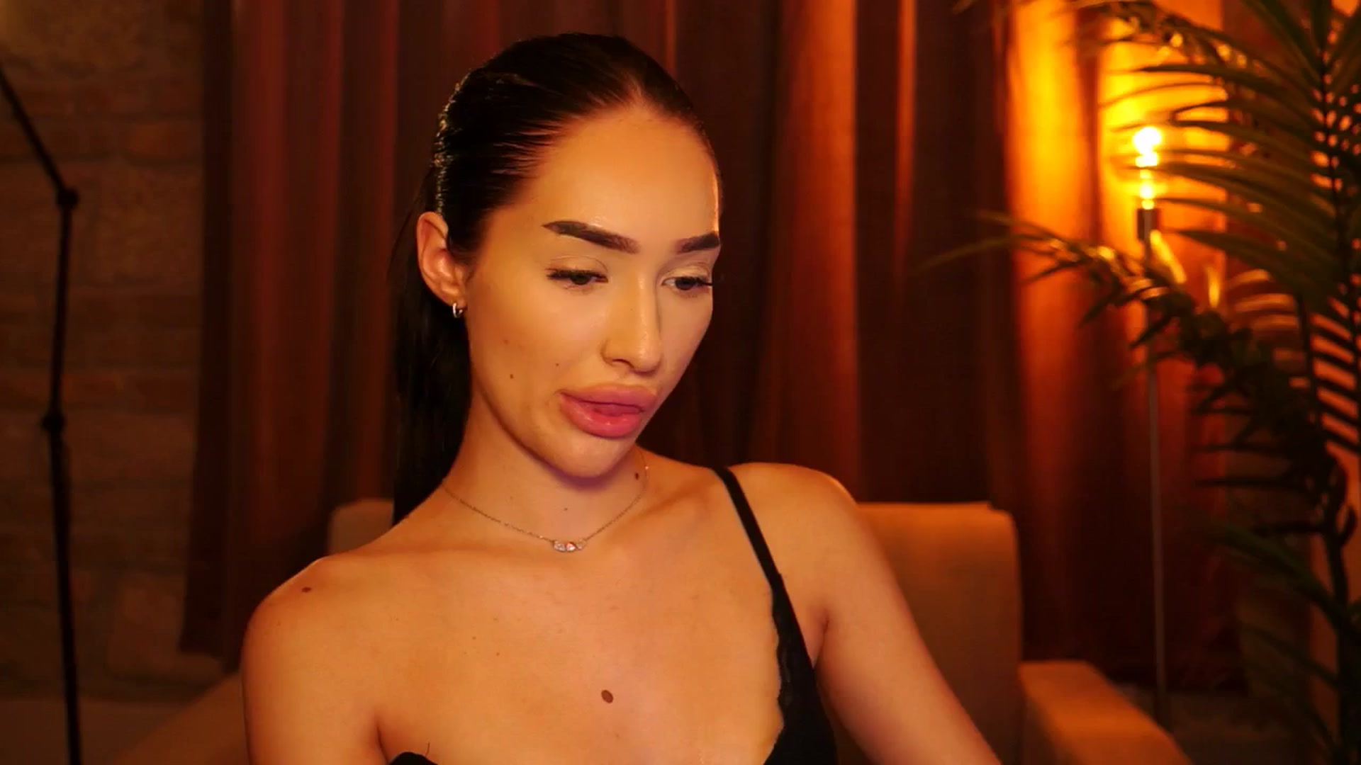 Gallery image thumbnail from blackbee's myfreecams stream on, 07/15/2024, 21:31 image 7 of 20