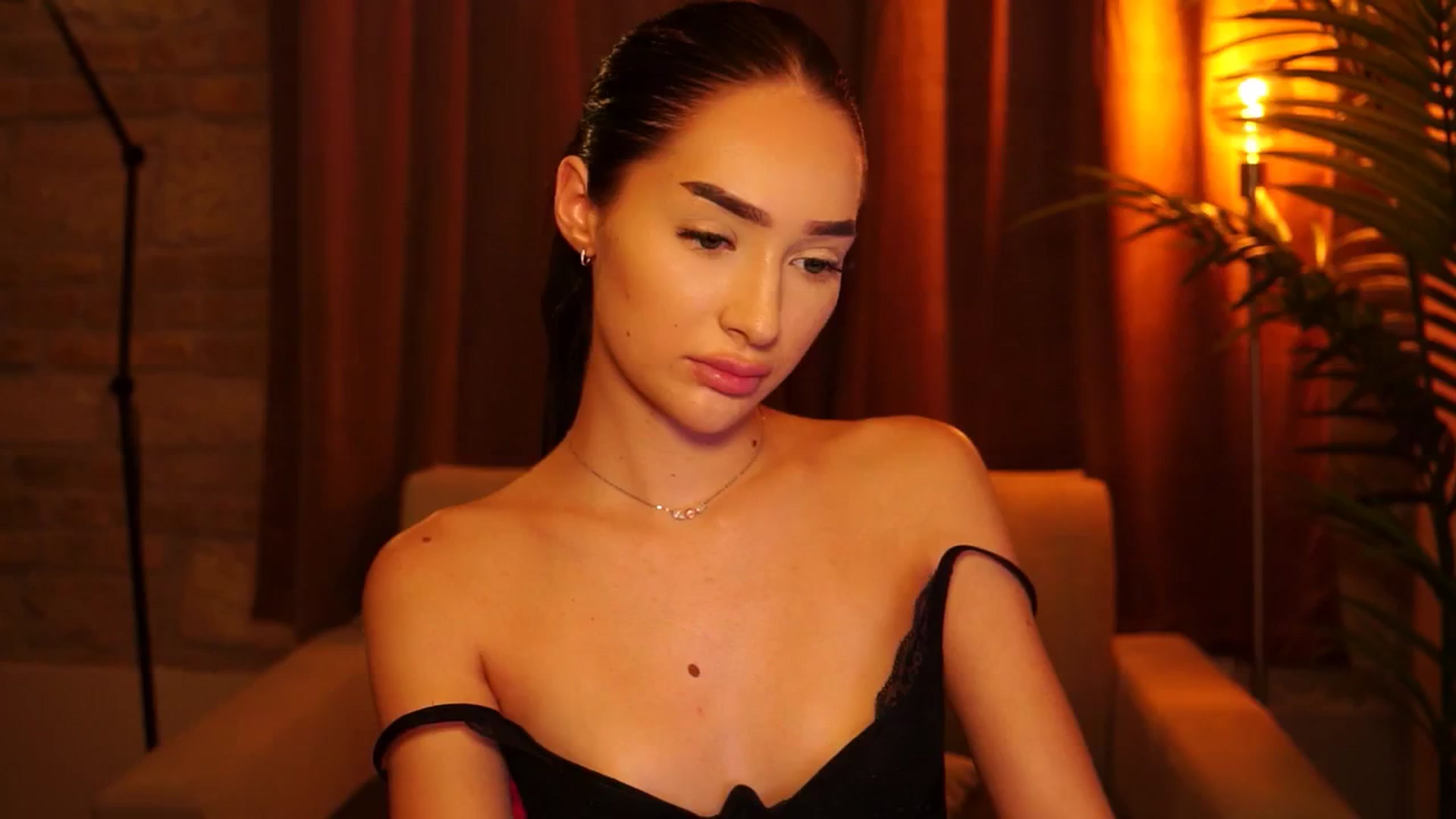 Gallery image thumbnail from blackbee's myfreecams stream on, 07/15/2024, 21:31 image 1 of 20