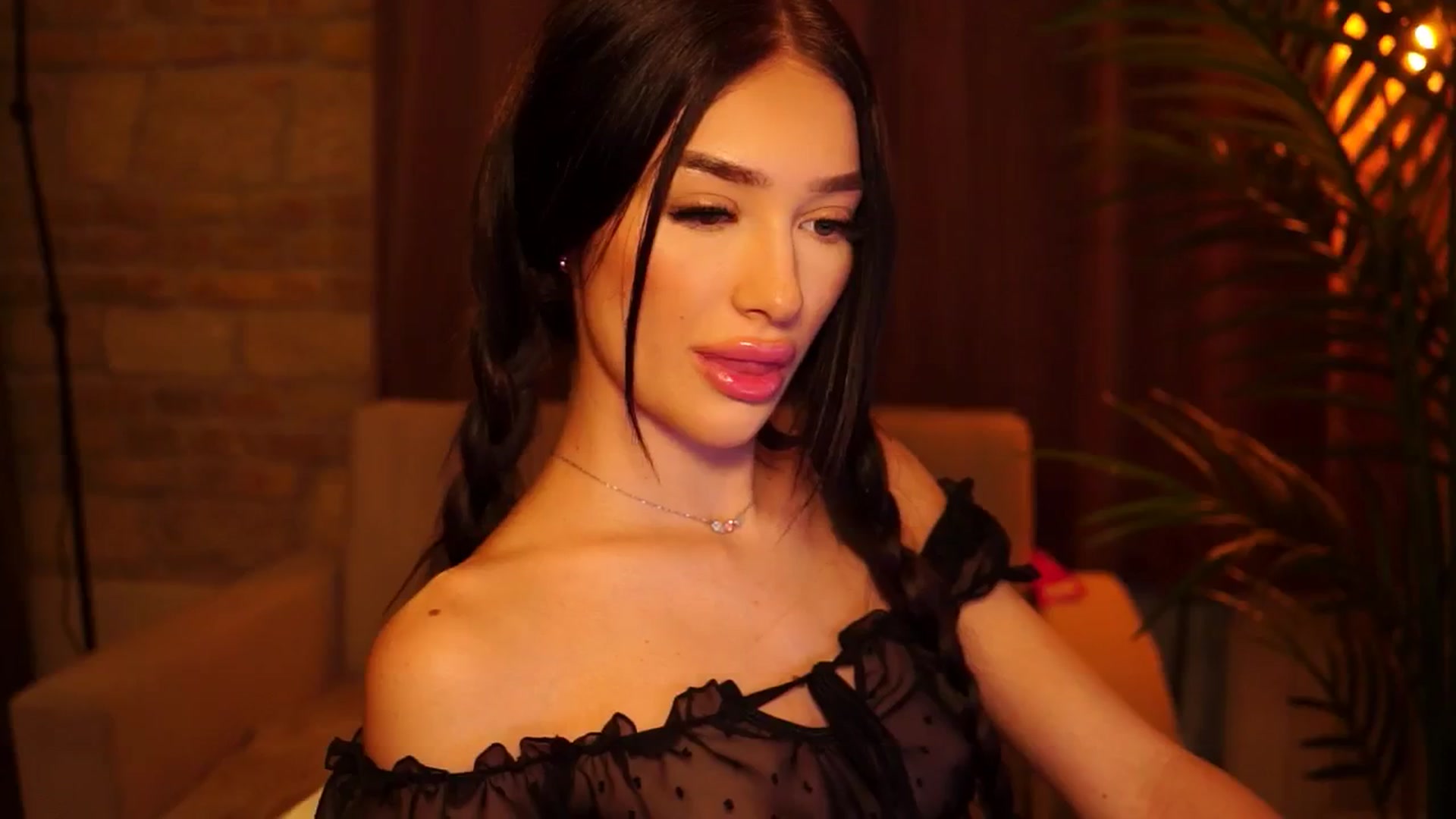 Gallery image thumbnail from blackbee's myfreecams stream on, 08/06/2024, 17:59 image 18 of 20