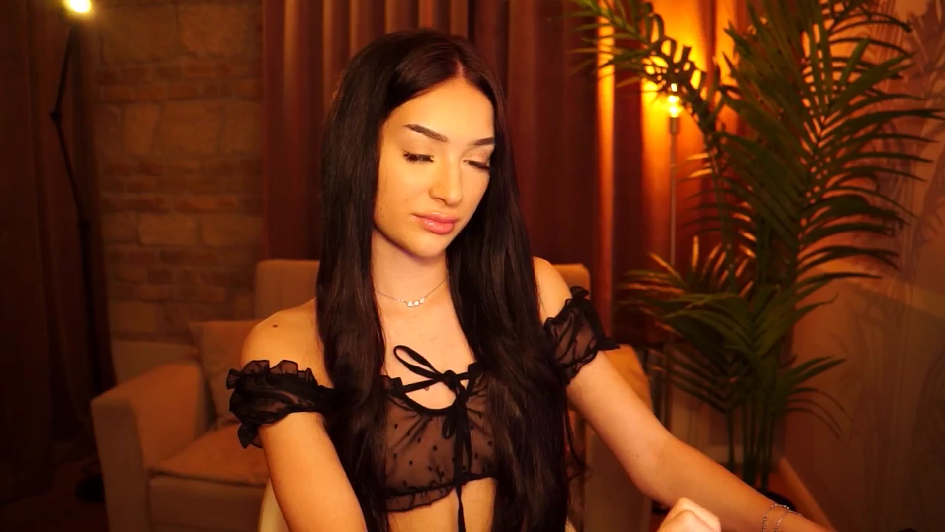 Gallery image thumbnail from blackbee's myfreecams stream on, 08/11/2024, 21:44 image 14 of 20