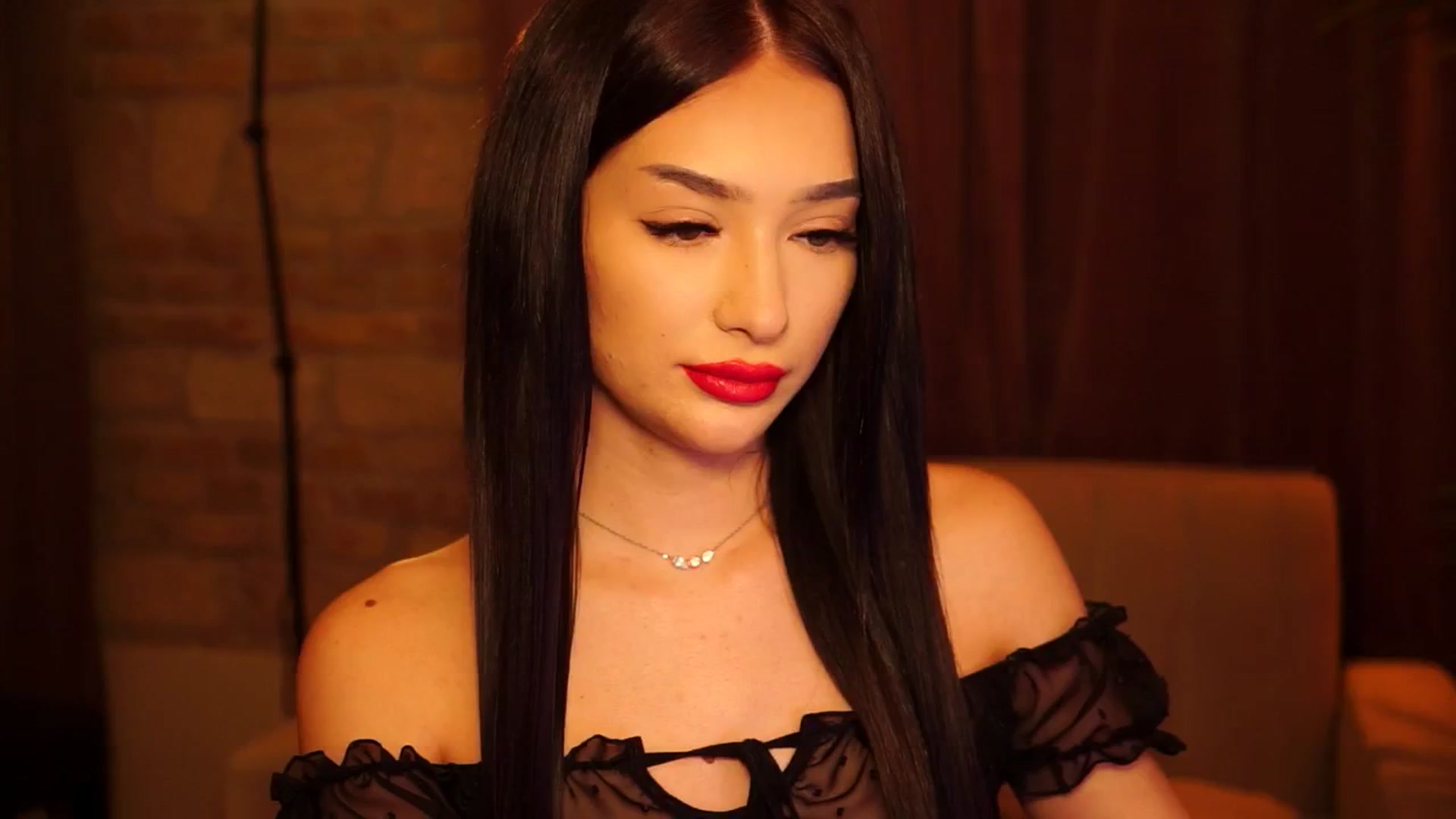 Gallery image thumbnail from blackbee's myfreecams stream on, 08/17/2024, 23:09 image 3 of 20