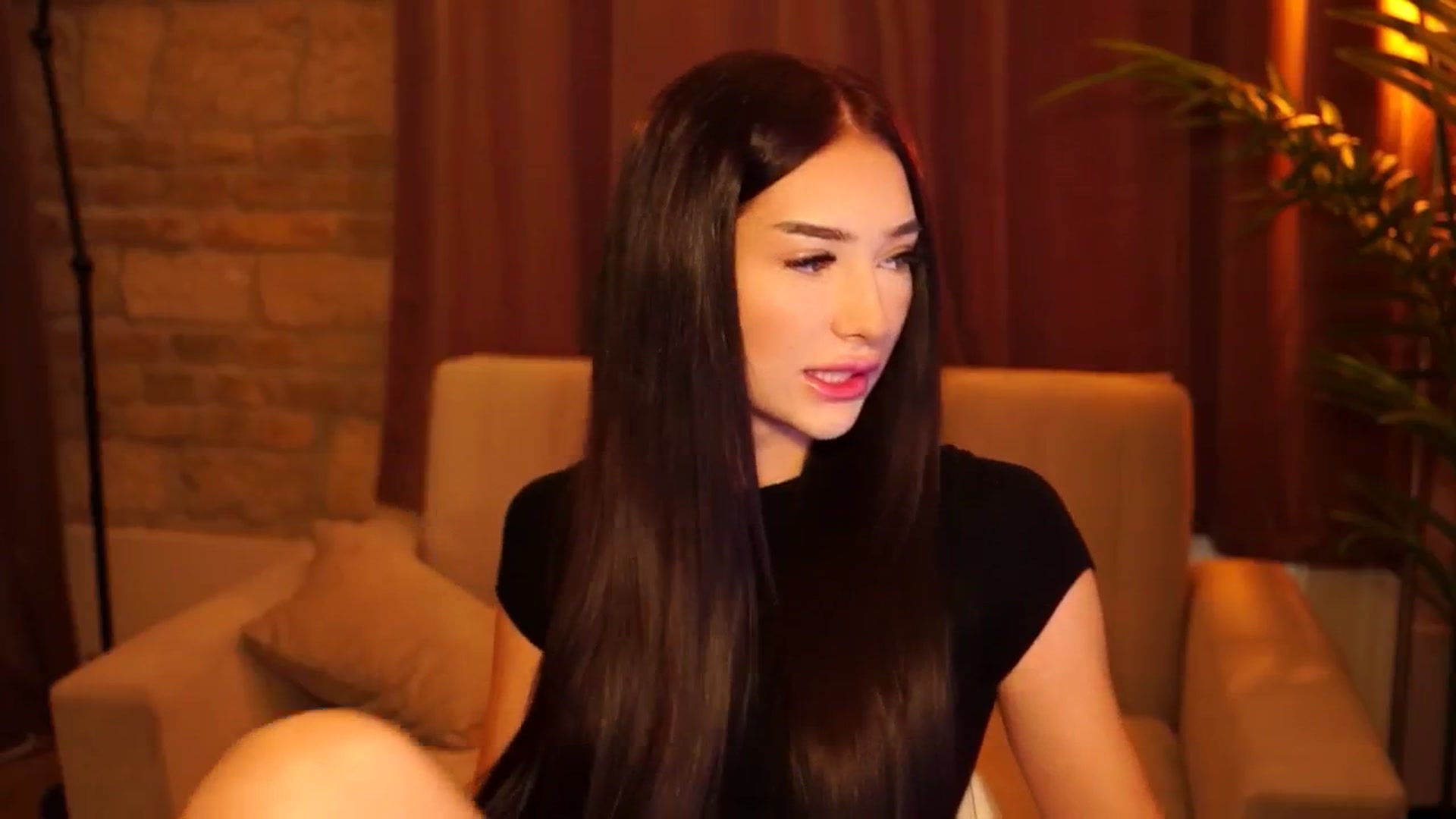 Gallery image thumbnail from blackbee's myfreecams stream on, 08/26/2024, 12:03 image 2 of 20