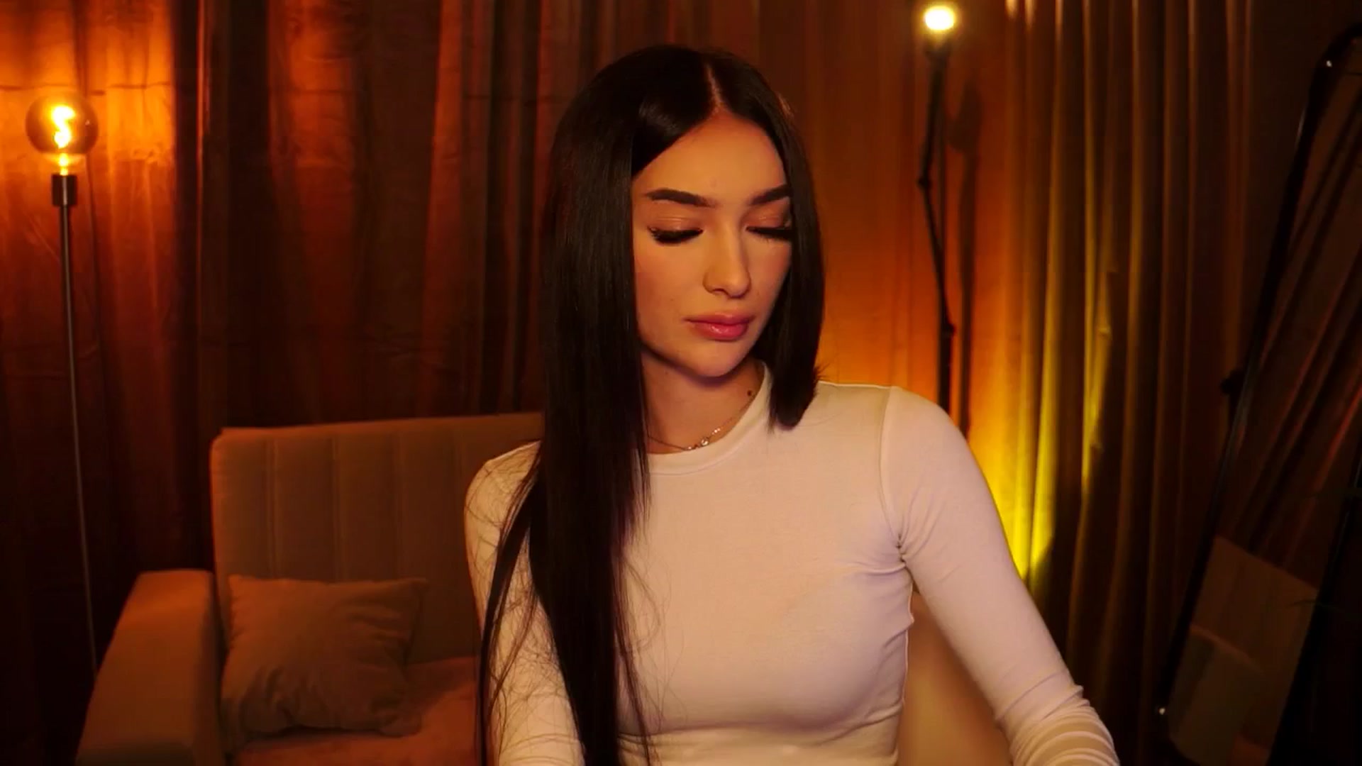 Gallery image thumbnail from blackbee's myfreecams stream on, 10/15/2024, 11:05 image 6 of 20