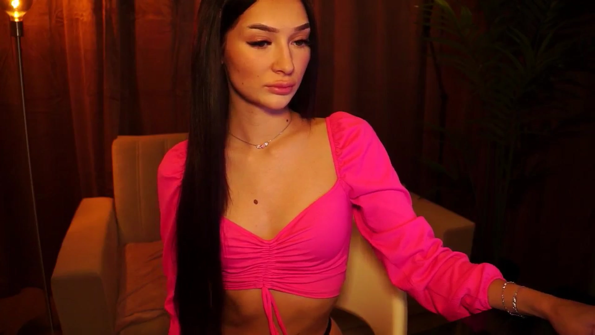 Gallery image thumbnail from blackbee's myfreecams stream on, 10/18/2024, 17:57 image 10 of 20