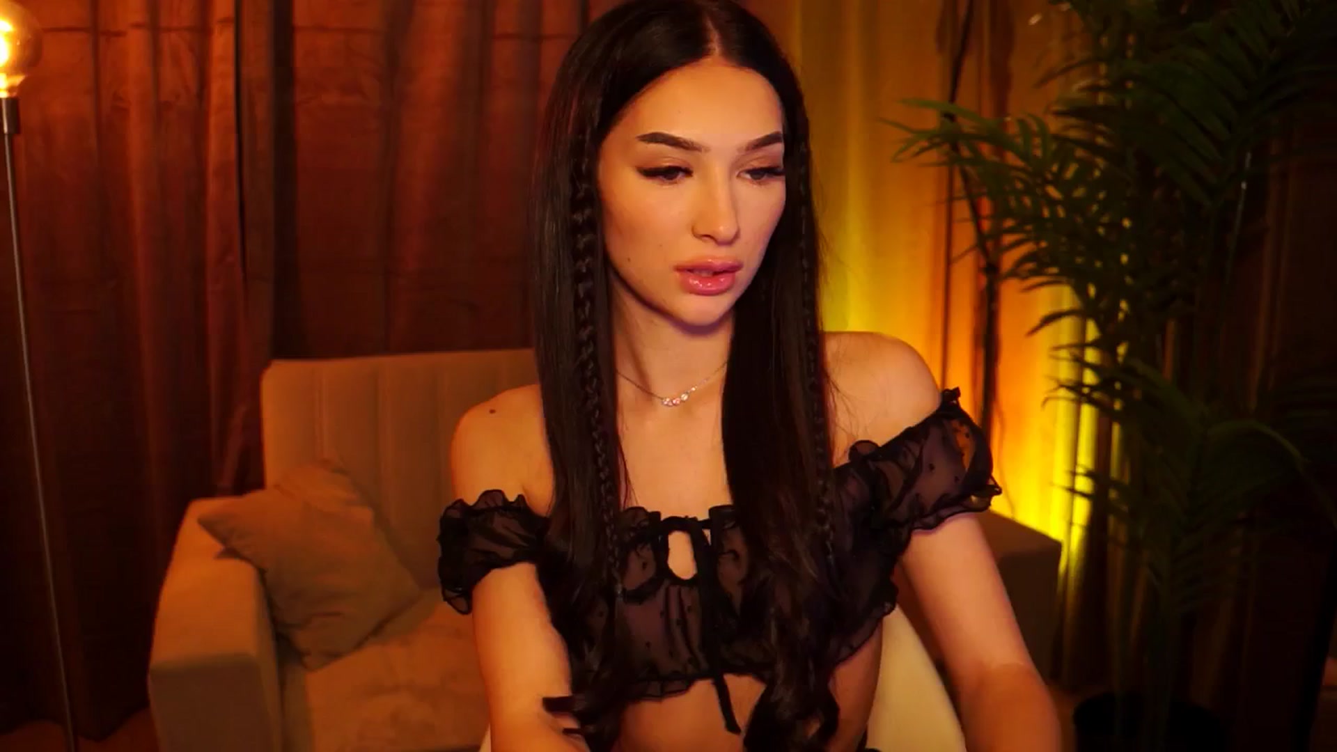 Gallery image thumbnail from blackbee's myfreecams stream on, 10/27/2024, 01:01 image 1 of 20