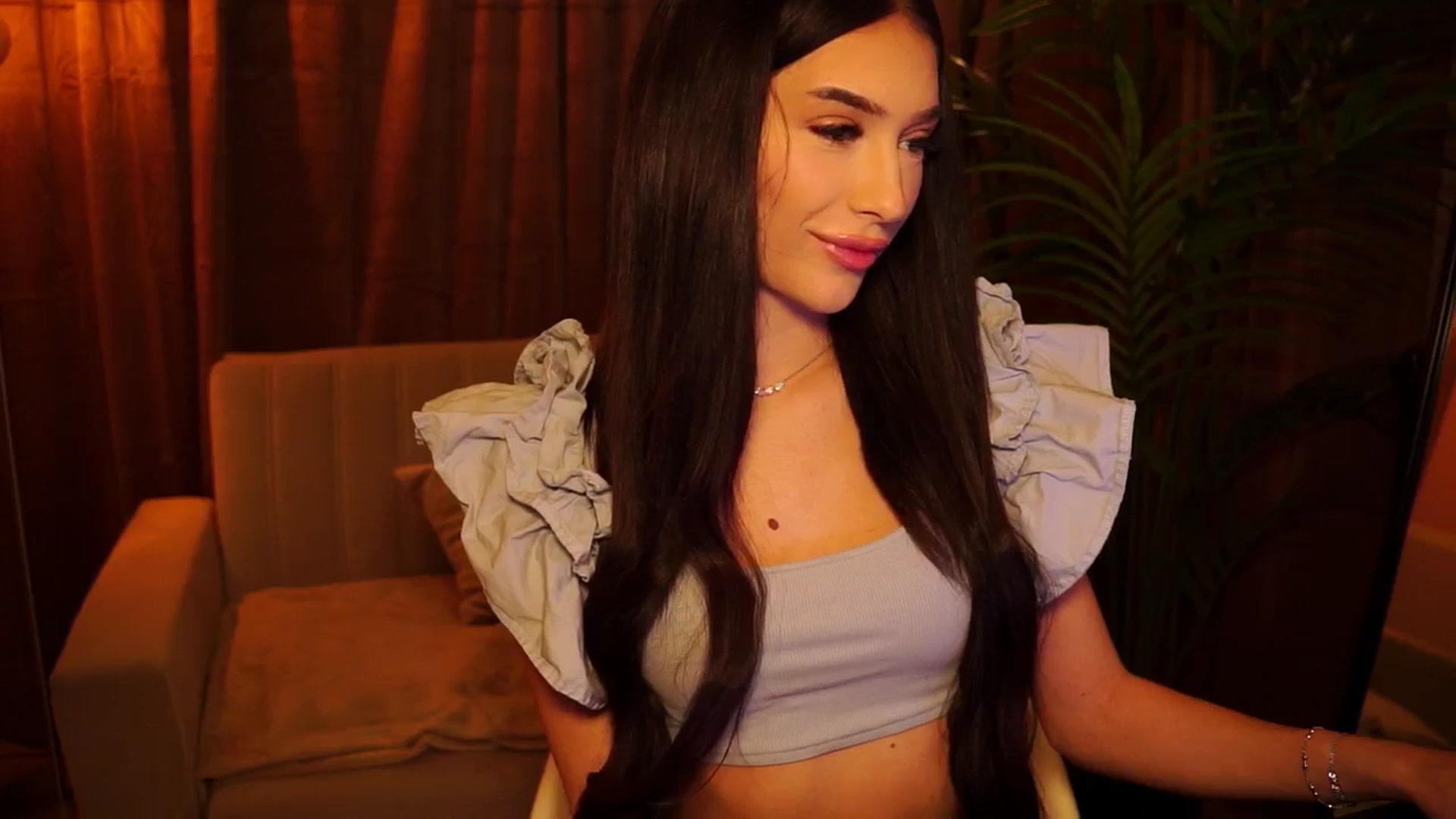 Gallery image thumbnail from blackbee's myfreecams stream on, 10/28/2024, 21:25 image 13 of 20