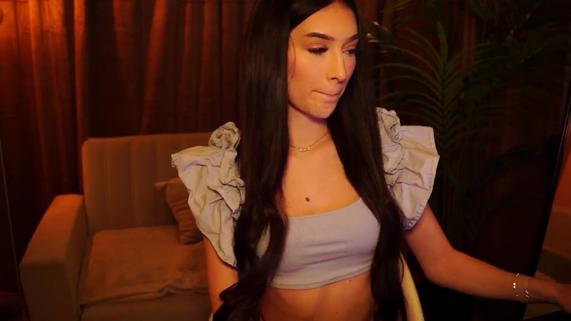 Gallery image thumbnail from blackbee's myfreecams stream on, 10/28/2024, 21:25 image 14 of 20