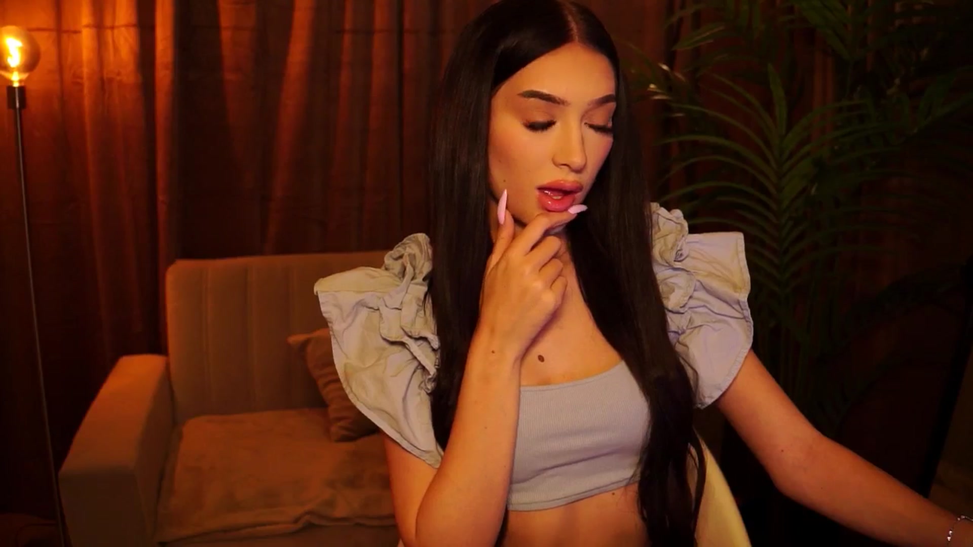 Gallery image thumbnail from blackbee's myfreecams stream on, 10/28/2024, 21:25 image 3 of 20