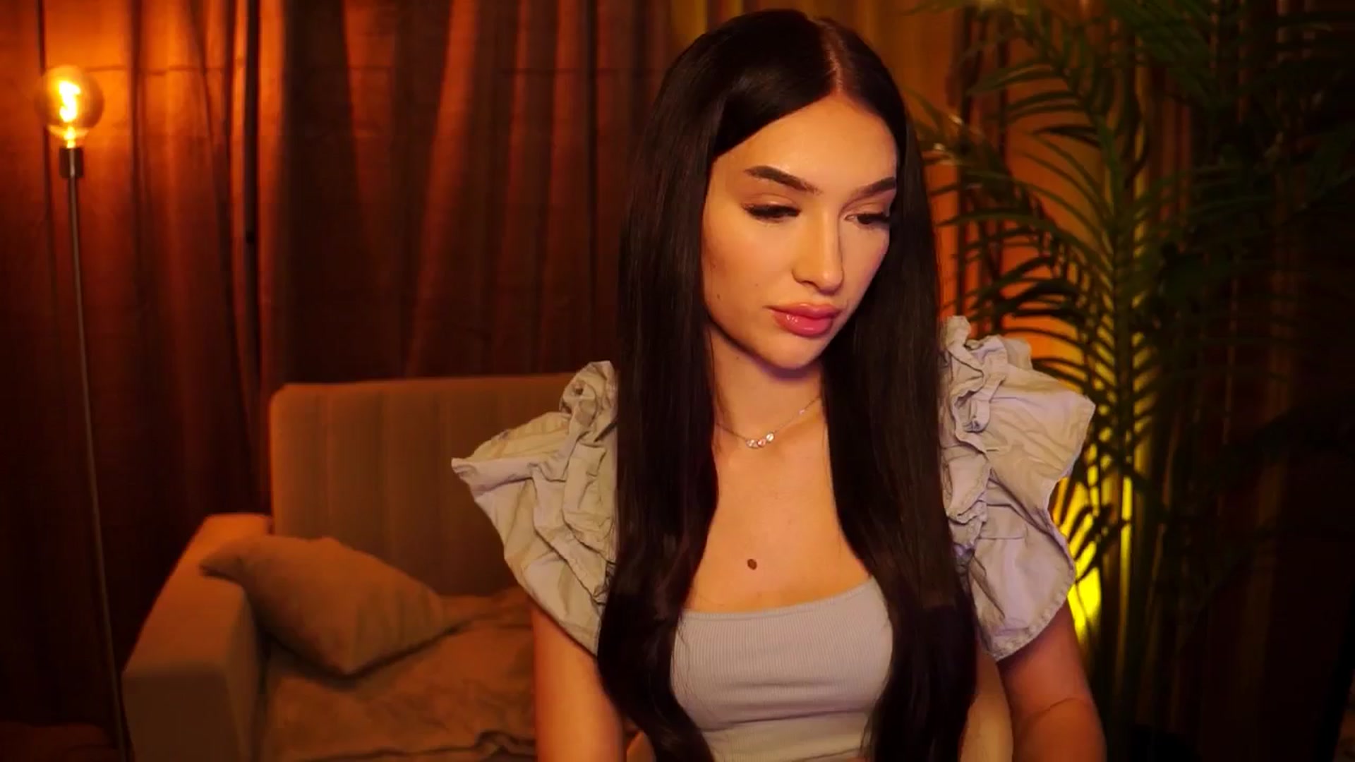 Gallery image thumbnail from blackbee's myfreecams stream on, 10/29/2024, 24:03 image 17 of 20