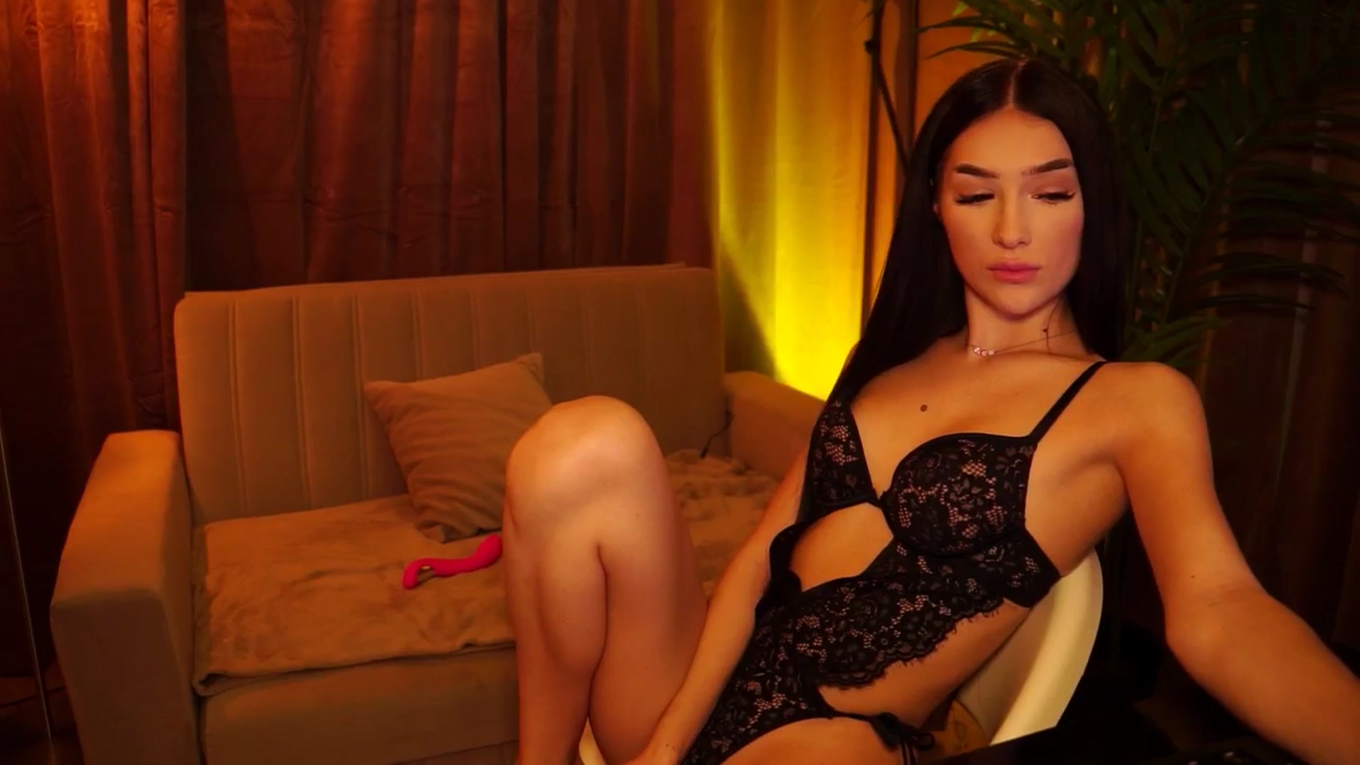 Gallery image thumbnail from blackbee's myfreecams stream on, 10/31/2024, 22:34 image 11 of 20