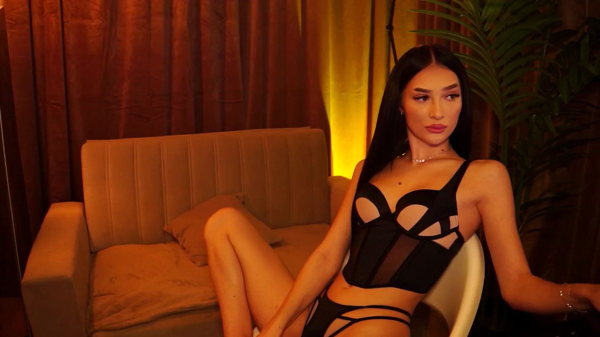 Gallery image thumbnail from blackbee's myfreecams stream on, 11/28/2024, 17:08 image 11 of 20