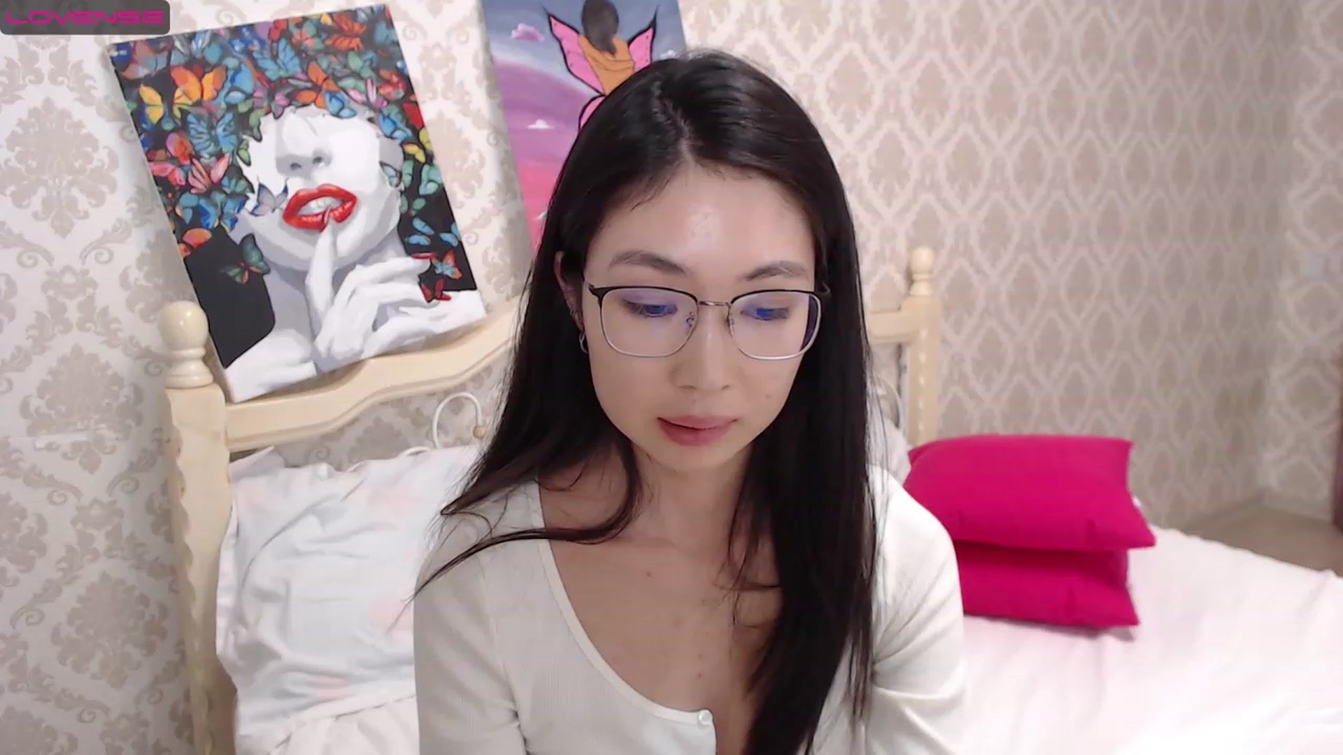 Gallery image thumbnail from blackfoxi's myfreecams stream on, 11/15/2022, 13:01 image 11 of 20